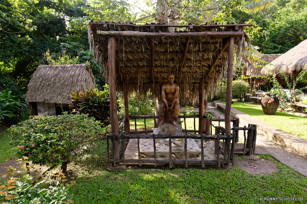 Martinique Terrasse Garten Bereich Struktur Baum Gras Haus Bäume im freien Villa Park Landschaft Sommer Himmel im freien Reisen Gebäude alt Land Wasser Entwicklung des ländlichen Feld Architektur aus Holz Stuhl Wald außerhalb Entspannen Sie sich Frühling Holz Freizeit Bauernhof Dach Pflanze Sitz Urlaub Startseite Landschaft Sonne sonnig Rasen Stein Entspannung friedliche Tourismus Antike instrument of punishment Blatt Tropischer Eisen Möbel See natürliche Stühle Resort Szene Hof Häuser Kultur Balkon Zaun Schaukelstuhl traditionelle ruhige landschaftlich patio garden area structure tree grass house trees outdoor villa park landscape summer sky outdoors travel building old country water rural field architecture wooden chair forest outside relax spring wood leisure farm roof plant seat vacation home countryside sun sunny lawn stone relaxation peaceful tourism ancient instrument of punishment leaf tropical iron furniture lake natural chairs resort scene yard houses culture balcony fence rocking chair traditional tranquil scenic