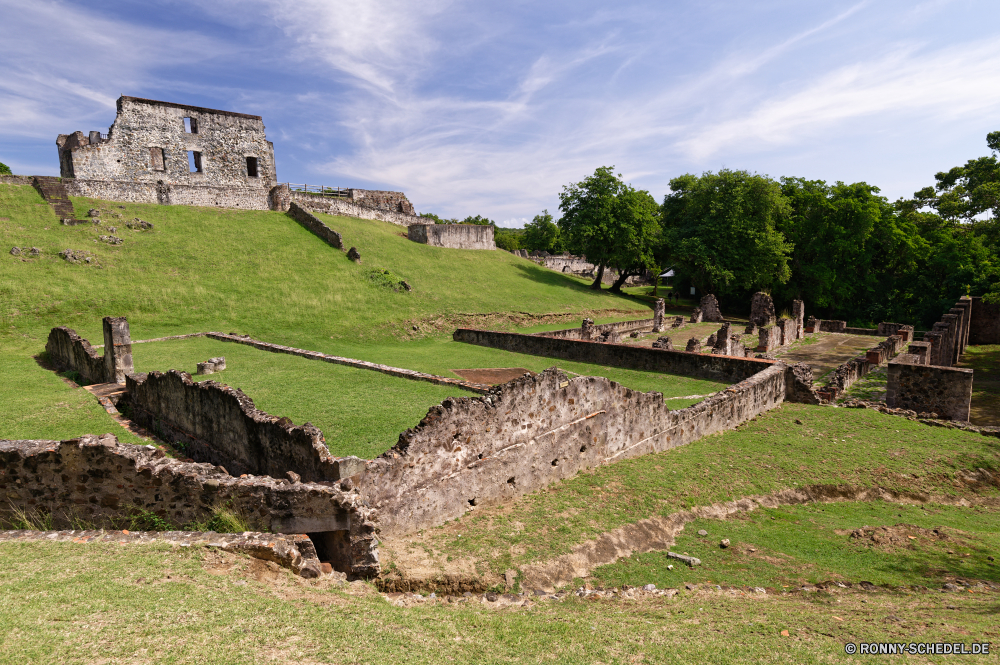 Martinique Ringwall Schloss Befestigung Landschaft Festung Himmel Defensive Struktur Gras Berg Stein Reisen Mauer Palast Antike Tourismus Struktur Geschichte Entwicklung des ländlichen alt Gebäude Wolken Sommer historischen Architektur Turm Feld Land im freien Szenerie Bauernhof landschaftlich Wahrzeichen Hügel Wolke Baum Landschaft mittelalterliche Tal Stadt im freien Berge Ruine Landwirtschaft Pfad Fels Szene Tourist Dorf Denkmal berühmte Kultur Frühling Tag Festung Umgebung Erbe historische sonnig Ziel Kirche Straße Fluss Ruine Sonne in der Nähe Panorama Wasser Tradition Haus Felder hoch Meer England Landbau Felsen Park Horizont Bäume Urlaub Archäologie Alpen außerhalb Golf Kurs Gebäude Zaun Land See Religion An rampart castle fortification landscape fortress sky defensive structure grass mountain stone travel wall palace ancient tourism structure history rural old building clouds summer historic architecture tower field country outdoors scenery farm scenic landmark hill cloud tree countryside medieval valley city outdoor mountains ruins agriculture path rock scene tourist village monument famous culture spring day fort environment heritage historical sunny destination church road river ruin sun near panorama water tradition house fields high sea england farming rocks park horizon trees holiday archeology alps outside golf course buildings fence land lake religion to