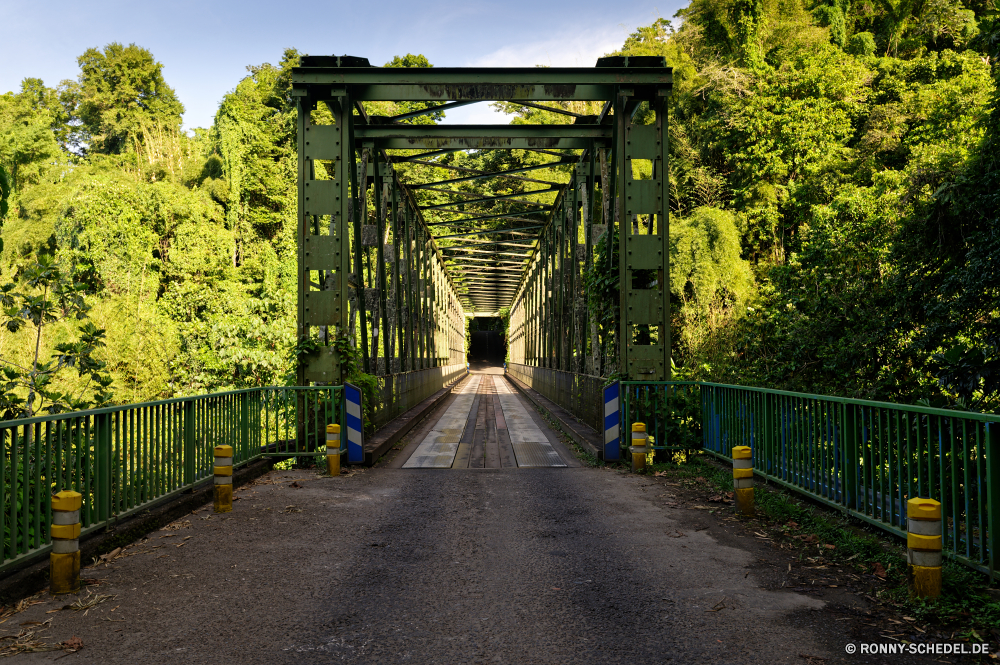 Martinique Hängebrücke Brücke Struktur Architektur Tunnel Reisen alt Stadt Himmel Landschaft Stein Straße Baum Gebäude Wahrzeichen Art und Weise Durchgang Antike Durchgang Pfad Geschichte Bäume historischen im freien historische Tourismus Viadukt Bogen Fluss Gras Park Szenerie Mauer Spalte landschaftlich berühmte Urlaub Stadt Turm Sommer Herbst Wasser Kultur Straße Wolken Tag Land Wald Perspektive friedliche Landschaft Gasse Tempel Entwicklung des ländlichen Tor Ziel Denkmal Tal Garten traditionelle Urlaub Reich Frühling Gehweg Spur Strecke Szene Ruine sonnig Bau architektonische England Backstein Hügel Licht fallen Blätter suspension bridge bridge structure architecture tunnel travel old city sky landscape stone road tree building landmark way passage ancient passageway path history trees historic outdoors historical tourism viaduct arch river grass park scenery wall column scenic famous vacation town tower summer autumn water culture street clouds day country forest perspective peaceful countryside alley temple rural gate destination monument valley garden traditional holiday empire spring walkway lane route scene ruins sunny construction architectural england brick hill light fall leaves