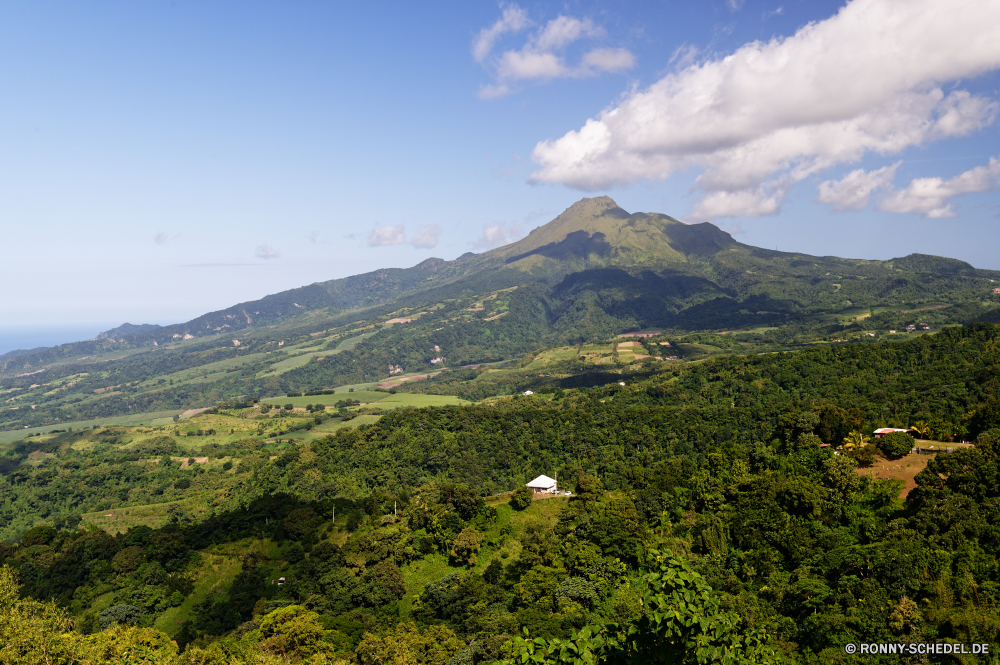 Martinique Berg Landschaft Hochland natürliche Höhe Vulkan geologische formation Berge Himmel Vorgebirge Bereich Reisen Spitze Baum Wolken Szenerie Tourismus Park Wald Knoll Wildnis Tal landschaftlich Wolke Gras Sommer im freien Wasser Hügel im freien Fels Szene Bäume Land Panorama Entwicklung des ländlichen See nationalen Fluss Landschaft Stein Schnee Wandern Landschaften Umgebung Urlaub hoch Wiese Hügel felsigen Klippe Herbst Sonne Meer Abenteuer Felsen Frühling Tag Insel ruhige Horizont Grat Aussicht Wild natürliche Urlaub Feld Wetter Mount majestätisch Panorama Ozean Gletscher Nach oben friedliche Küste Land Gipfeltreffen sonnig entfernten idyllische Ökologie Tourist Farbe Straße Wahrzeichen mountain landscape highland natural elevation volcano geological formation mountains sky promontory range travel peak tree clouds scenery tourism park forest knoll wilderness valley scenic cloud grass summer outdoors water hill outdoor rock scene trees country panorama rural lake national river countryside stone snow hiking scenics environment vacation high meadow hills rocky cliff autumn sun sea adventure rocks spring day island tranquil horizon ridge vista wild natural holiday field weather mount majestic panoramic ocean glacier top peaceful coast land summit sunny remote idyllic ecology tourist color road landmark