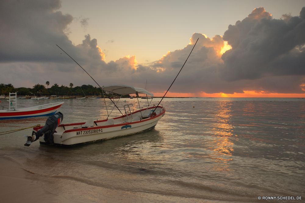 Akumal Bay Boot Fischer Schiff Meer Wasser Boote Ozean Schiff Fischerboot Hafen Küste Marina Hafen Handwerk Reisen Verkehr Angeln Himmel Bucht Tourismus Strand Jacht Dock Insel Landschaft Urlaub Küste Nautik Transport Stadt Ufer Sommer Fluss Fahrzeug Anlegestelle Dorf Segel Urlaub vor Anker Segeln Tourist Szenerie Marine Mast Schiffe am Meer Stadt See Segelboot Kreuzfahrt Resort Tragflügelboot Sonnenuntergang Erholung traditionelle Reflexion Ziel Motorboot Gerät ruhige Kai Rettungsboot Ruhe bunte Sonne Küste landschaftlich Architektur Küstenlinie Freizeit alt im freien Feuerlöschboot Schwimmen verankert Yachten Sand klar Fels Szene Meer-Boot im freien 'Nabend Farbe Sport Gebäude Berg Kai Welle Tropischer Wolken Abenteuer aus Holz boat fisherman vessel sea water boats ocean ship fishing boat port coast marina harbor craft travel transport fishing sky bay tourism beach yacht dock island landscape vacation coastline nautical transportation town shore summer river vehicle pier village sail holiday moored sailing tourist scenery marine mast ships seaside city lake sailboat cruise resort hydrofoil sunset recreation traditional reflection destination motorboat device tranquil wharf lifeboat calm colorful sun coastal scenic architecture shoreline leisure old outdoors fireboat float anchored yachts sand clear rock scene sea boat outdoor evening color sport building mountain quay wave tropical clouds adventure wooden