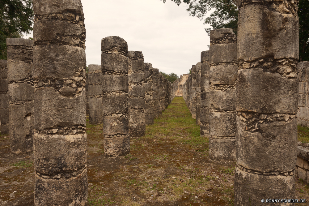 Chichen Itza Ringwall Schloss Befestigung Stein Antike alt Architektur Festung Geschichte Reisen Mauer Gebäude Ruine Struktur mittelalterliche Tourismus Defensive Struktur Denkmal Turm historischen Ruine Wahrzeichen Palast Himmel historische Stadt Landschaft Festung Kultur Backstein Fels im freien Antik Tourist berühmte Archäologie Tempel Bau Religion Stadt Gras Wände Gebäude Ziel aussenansicht Berg Dorf Hügel Felsenburg ruiniert Zivilisation Verteidigung Attraktion Steine Fenster Urlaub Krieg architektonische außerhalb Tür Wolken Haus Berge Kirche Sehenswürdigkeiten Außenbereich Türme Vergangenheit Mitte Gott Skulptur Brücke Felsen rampart castle fortification stone ancient old architecture fortress history travel wall building ruins structure medieval tourism defensive structure monument tower historic ruin landmark palace sky historical city landscape fort culture brick rock outdoors antique tourist famous archeology temple construction religion town grass walls buildings destination exterior mountain village hill stronghold ruined civilization defense attraction stones window vacation war architectural outside door clouds house mountains church sights exteriors towers past middle god sculpture bridge rocks