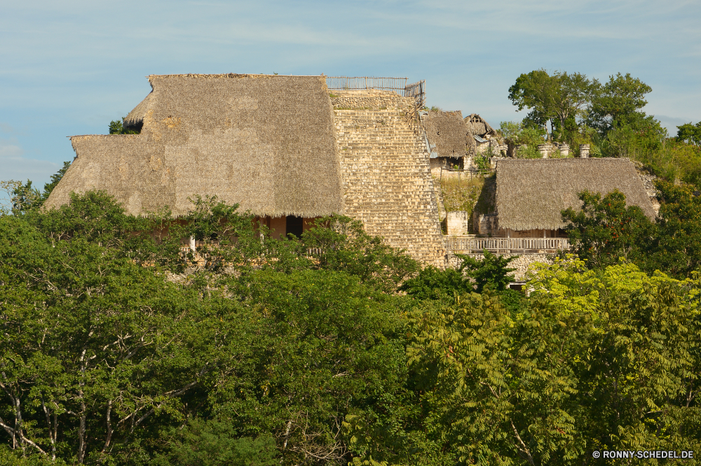 Ek Balam Festung Schloss Architektur Stein Antike Turm mittelalterliche Mauer Tourismus alt Geschichte Gebäude Reisen Himmel Wahrzeichen historischen Befestigung Ringwall Ruine Landschaft Festung Hügel Palast historische Tourist Denkmal Ruine Struktur Felsenburg Fels Verteidigung Wolken Gras Stadt berühmte Bau Kultur Wände Backstein Stadt Szenerie Sommer Krieg Entwicklung des ländlichen Haus Schutz Zitadelle Berg Erbe Defensive Struktur Geschichte Urlaub im freien Mitte Wolke Kirchenburg landschaftlich Antik Frühling sonnig Steine im freien Archäologie König Vergangenheit außerhalb in der Nähe Dorf groß Panorama Ziel aussenansicht Bauernhof fortress castle architecture stone ancient tower medieval wall tourism old history building travel sky landmark historic fortification rampart ruins landscape fort hill palace historical tourist monument ruin structure stronghold rock defense clouds grass city famous construction culture walls brick town scenery summer war rural house protection citadel mountain heritage defensive structure tale vacation outdoors middle cloud fortified scenic antique spring sunny stones outdoor archeology king past outside near village great panorama destination exterior farm