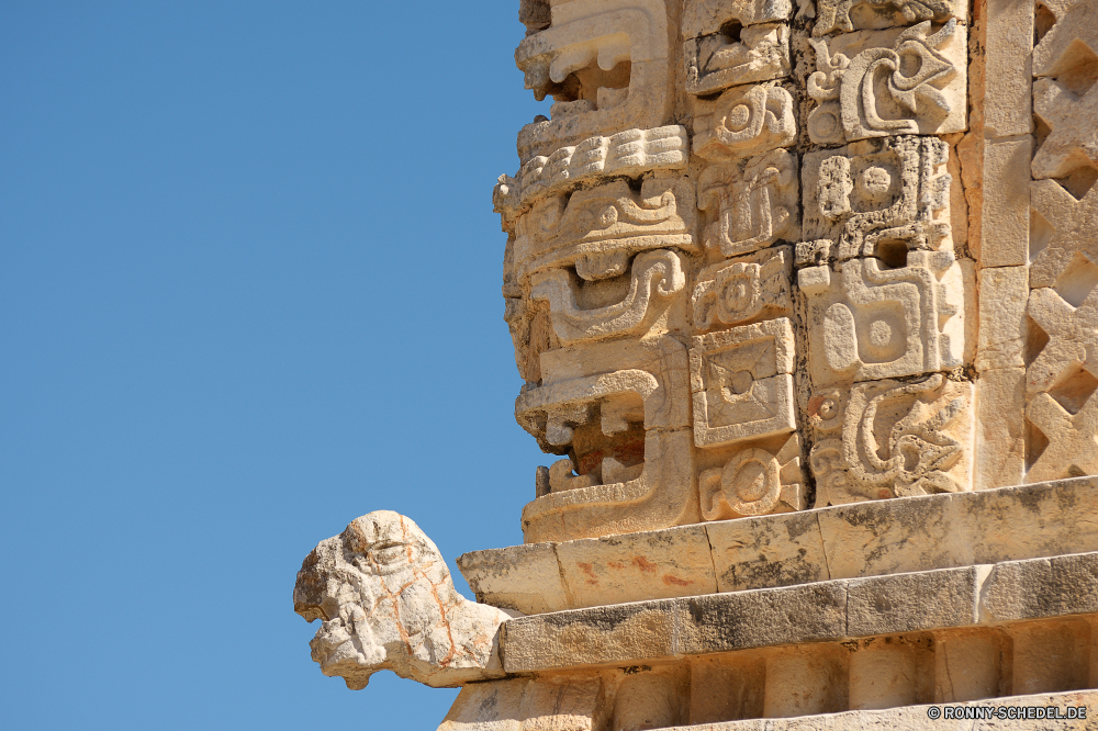 Uxmal Spalte Skulptur Tempel Statue Antike Kultur Architektur Stein Geschichte Reisen Denkmal Religion alt Schnitzerei Kunst Gebäude Tourismus Wahrzeichen Schrein historischen berühmte Tourist historische traditionelle Stadt geschnitzt Osten Ruine Gott Attraktion Sandstein Spiritualität religiöse Mauer Ruine Entlastung Erbe Ort der Anbetung Roman Struktur Marmor Orientalische Pyramide Detail aussenansicht Palast Löwe Gebäude Fassade Gesicht Gottesdienst Klassische Platz verzieren Antik Schnitzereien Statuen ruiniert Symbol Vergangenheit Dekoration China Sand Denkmäler Zivilisation Tag Fels Besichtigungen Turkei spirituelle Kopf Klassische column sculpture temple statue ancient culture architecture stone history travel monument religion old carving art building tourism landmark shrine historic famous tourist historical traditional city carved east ruins god attraction sandstone spirituality religious wall ruin relief heritage place of worship roman structure marble oriental pyramid detail exterior palace lion buildings facade face worship classical place ornate antique carvings statues ruined symbol past decoration china sand monuments civilization day rock sightseeing turkey spiritual head classic