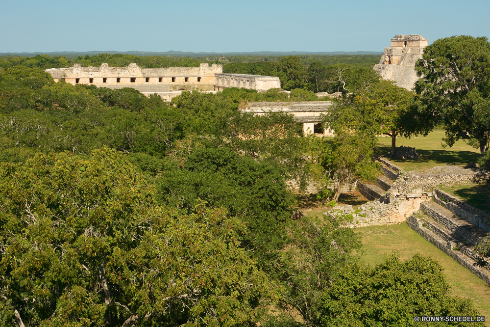 Uxmal Landschaft Festung Entwicklung des ländlichen Himmel Baum Land Hügel Reisen Ringwall Landschaft Berg Gras Szenerie Wald landschaftlich Tourismus Sommer Park Land Feld Stein Berge Tal Bäume Gebäude Bauernhof Wolke alt Schloss Fluss im freien Landwirtschaft Dorf Pflanze Wildnis Herbst Hügel Wolken Szene Antike sonnig friedliche Haus nationalen Mauer Felder Frühling Architektur vascular plant natürliche historischen Saison Ackerland Umgebung Landschaften im freien Bereich Panorama Wild Fels Hochland Turm Horizont Wiese Wasser mittelalterliche woody plant Sonne Klippe Straße Wahrzeichen Geschichte idyllische Tag See ruhige Weingut malerische bunte Blatt historische Urlaub Knoll Strauch Kraut Wandern Landbau Süden Struktur Wein Belaubung Tourist gelb fallen Farbe Schlucht Wildtiere landscape fortress rural sky tree country hill travel rampart countryside mountain grass scenery forest scenic tourism summer park land field stone mountains valley trees building farm cloud old castle river outdoors agriculture village plant wilderness autumn hills clouds scene ancient sunny peaceful house national wall fields spring architecture vascular plant natural historic season farmland environment scenics outdoor area panorama wild rock highland tower horizon meadow water medieval woody plant sun cliff road landmark history idyllic day lake tranquil vineyard picturesque colorful leaf historical vacation knoll shrub herb hiking farming south structure wine foliage tourist yellow fall color canyon wildlife