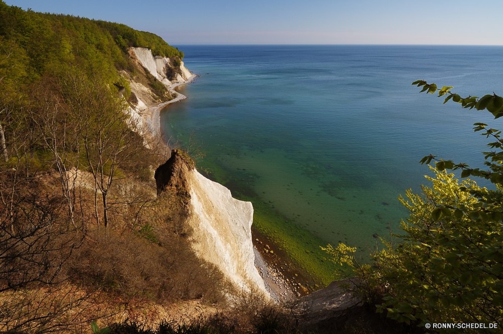 Ostsee Klippe geologische formation Vorgebirge Küste Ozean Meer Landschaft natürliche Höhe Strand Küste Wasser landschaftlich Reisen Himmel Urlaub Fels Ufer Sommer Tourismus Berg Felsen Urlaub Küstenlinie Sonne Szenerie Insel Horizont im freien Hügel sonnig seelandschaft Stein Sand Bucht Baum Szene Park Wolke Wellen Kap felsigen Welle Ziel Wolken Paradies Berge Klippen ruhige Panorama Sonnenlicht im freien am Meer Küste Tourist hoch Tropischer See friedliche natürliche Frühling Tag Entspannen Sie sich Sonnenuntergang Panorama Wald Süden Urlaub Körper des Wassers Pazifik klar Kiefer Urlaub Resort Entspannung Umgebung Surf Pflanze idyllische Sonnenschein Ruhe Reflexion Fluss Farbe Westen Wandern Reise Straße Gras cliff geological formation promontory coast ocean sea landscape natural elevation beach coastline water scenic travel sky vacation rock shore summer tourism mountain rocks holiday shoreline sun scenery island horizon outdoor hill sunny seascape stone sand bay tree scene park cloud waves cape rocky wave destination clouds paradise mountains cliffs tranquil panorama sunlight outdoors seaside coastal tourist high tropical lake peaceful natural spring day relax sunset panoramic forest south holidays body of water pacific clear pine vacations resort relaxation environment surf plant idyllic sunshine calm reflection river color west hiking trip road grass