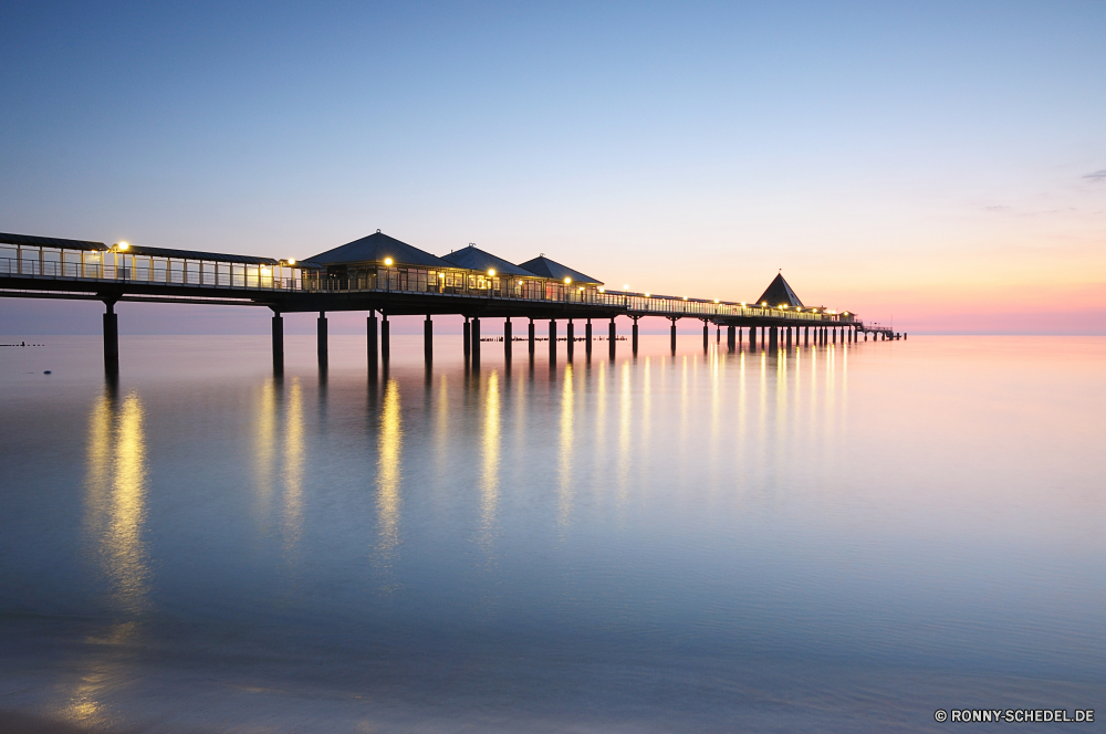 Ostsee Anlegestelle Unterstützung Gerät Wasser Meer Himmel Ozean Strand Reisen Landschaft Sonnenuntergang Küste Urlaub Sommer Urlaub Tropischer Gebäude Reflexion Sand Wolken Brücke Szene Fluss Stadt Bucht Tourismus Sonne Küste landschaftlich seelandschaft Insel Nacht Architektur Wolke Horizont Baum Boot ruhige Entspannen Sie sich im freien Ufer Dock idyllische 'Nabend Ruhe Entspannung Sonnenlicht Dämmerung Urlaub Sonnenaufgang Wellen See Szenerie Licht Paradies Turm Hafen klar friedliche Wahrzeichen Angeln Urban Welle Stadtansicht Farbe Resort Stadt Lichter im freien Kontur Tourist am Meer Lagune Tour gelassene Park Erholung am Wasser Kai sonnig Pazifik Hafen Reiseziele Türkis Skyline Gebäude Haus Freizeit Frieden Bäume Struktur pier support device water sea sky ocean beach travel landscape sunset coast holiday summer vacation tropical building reflection sand clouds bridge scene river city bay tourism sun coastline scenic seascape island night architecture cloud horizon tree boat tranquil relax outdoors shore dock idyllic evening calm relaxation sunlight dusk vacations sunrise waves lake scenery light paradise tower harbor clear peaceful landmark fishing urban wave cityscape color resort town lights outdoor silhouette tourist seaside lagoon tour serene park recreation waterfront wharf sunny pacific port destinations turquoise skyline buildings house leisure peace trees structure