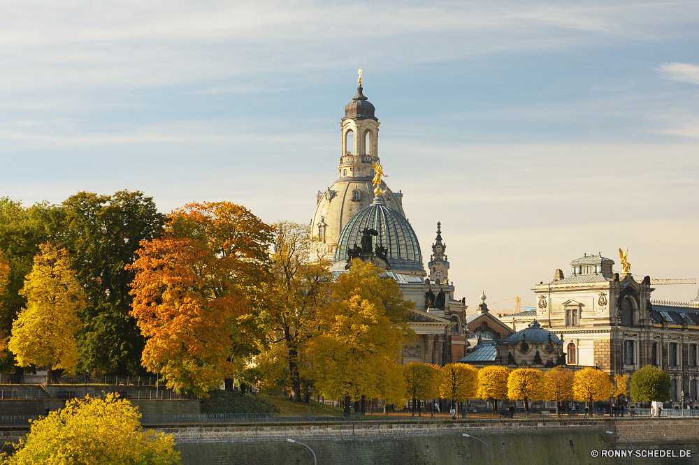 Dresden im Herbst Palast Kirche Architektur Gebäude Kloster Schloss Geschichte Turm Religion Tourismus Stadt Kathedrale alt Reisen Wahrzeichen Befestigung historische Residenz berühmte religiöse Residenz Himmel Kuppel historischen Denkmal Struktur Haus Stadt Kultur Tempel Defensive Struktur Antike Fluss Orthodoxe aussenansicht Kreuz Tourist Hauptstadt religiöse Landschaft Urban mittelalterliche Stein Brücke Gebäude Backstein Mauer Baum traditionelle glauben Platz Museum St. Universität Hügel Platz Brunnen Gold Wasser St Wohnung architektonische Straße Bäume Besichtigungen im freien England Stadtansicht Nacht Festung Gottesdienst Spiritualität Wolke Attraktion 'Nabend Sommer Kuppeln Glocke sowjetische Uhr Kapelle Szene Union Bau Wolken Urlaub Tag Glocke-Côte Schutzüberzug palace church architecture building monastery castle history tower religion tourism city cathedral old travel landmark fortification historical residence famous religious residence sky dome historic monument structure house town culture temple defensive structure ancient river orthodox exterior cross tourist capital religious landscape urban medieval stone bridge buildings brick wall tree traditional faith square museum saint university hill place fountain gold water st dwelling architectural street trees sightseeing outdoors england cityscape night fortress worship spirituality cloud attraction evening summer domes bell soviet clock chapel scene union construction clouds vacation day bell cote protective covering