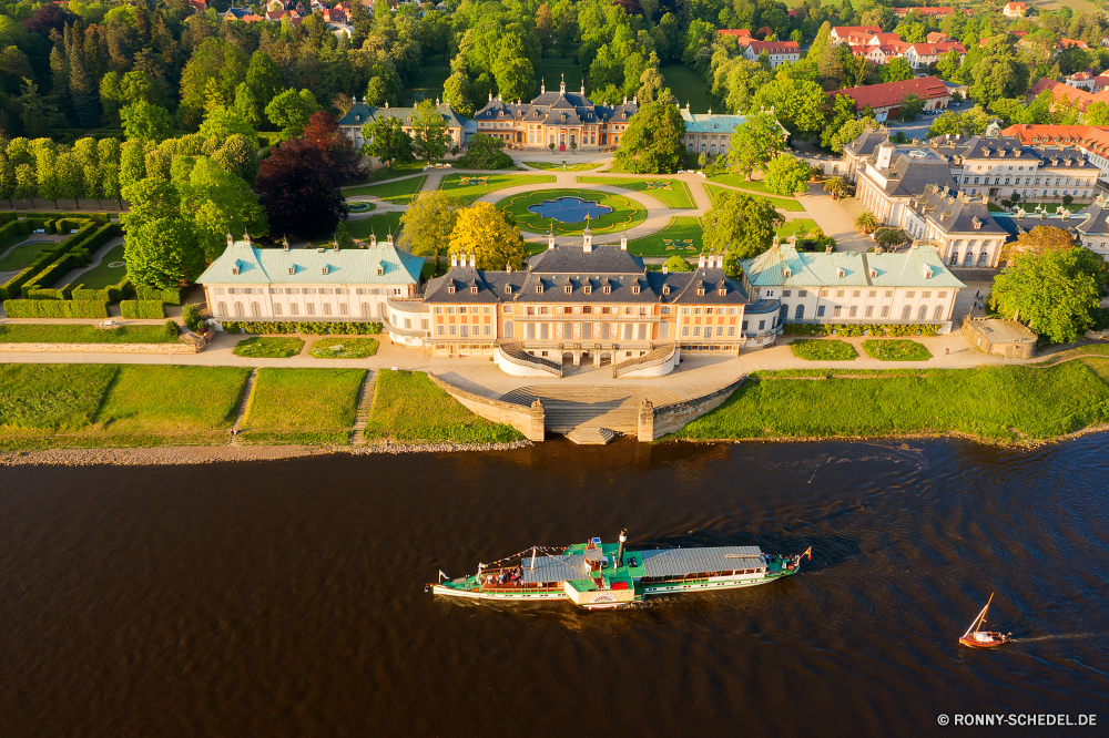 Schloss und Park Pillnitz Stadt Gebäude Reisen Palast Himmel Architektur Wasser Stadt Resort Haus Fluss Struktur Landschaft Tourismus Stadtansicht Gebäude Park Wahrzeichen Nacht Urlaub Meer Residenz Boot Sommer Urlaub Tourist Häuser Fußball-Stadion Strand Urban Baum sonnig Schiff alt Ozean Panorama Insel berühmte Kirche Küste sportliche Anlage Brücke Schloss Skyline landschaftlich Szene im freien Geschichte historische historischen Tag Bucht Luftbild Hotel Zentrum Wolke Hügel Ziel Wolken Straße Stadion See Szenerie Turm Bäume Innenschuh Kuppel Schwimmbad Dämmerung am Meer Resorthotel Bau Entspannen Sie sich aussenansicht im freien Licht Boote Ufer Dach Hauptstadt am Wasser Reflexion Horizont Sonne Gras hoch Passagierschiff Antike St Villa Hafen Hafen Kultur Panorama Stein Palm Frieden Farbe Wohnung Religion Jigsaw puzzle city building travel palace sky architecture water town resort house river structure landscape tourism cityscape buildings park landmark night holiday sea residence boat summer vacation tourist houses football stadium beach urban tree sunny ship old ocean panorama island famous church coast athletic facility bridge castle skyline scenic scene outdoors history historical historic day bay aerial hotel center cloud hill destination clouds street stadium lake scenery tower trees liner dome pool dusk seaside resort hotel construction relax exterior outdoor light boats shore roof capital waterfront reflection horizon sun grass high passenger ship ancient st villa port harbor culture panoramic stone palm peace color dwelling religion jigsaw puzzle