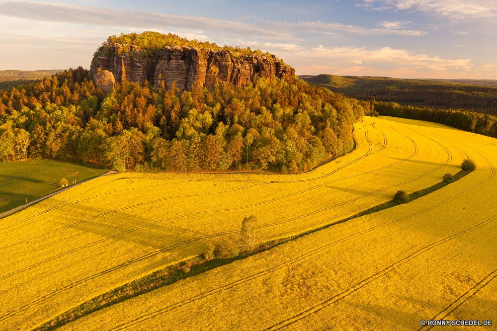 Pfaffenstein Raps Ölsaaten Samen Obst Feld Landschaft Entwicklung des ländlichen Bauernhof Landwirtschaft Landschaft Himmel Gras Wiese Land Sommer Pflanze Baum Weizen gelb Ernte im freien Landbau Herbst Wolken Szenerie Wolke Land landschaftlich Ernte Horizont Saison Heu Szene Umgebung sonnig Sonne Reisen fallen Wald Frühling Felder Berg bewölkt wachsen Ackerland Stroh im freien außerhalb Wetter natürliche cereal Golden landwirtschaftlichen Straße Hügel Korn Ballen Sonnenuntergang Bäume Mais Reiner Tourismus bunte Wachstum Berge Ökologie Ernte Sonnenlicht Hügel Farbe Wolkengebilde Tag Licht Roggen Bewuchs Sand Kraut Braun Weide wachsende Orange Garten Stechginster Belaubung Erde Kulturpflanzen Gerste Blumen Einsamkeit Essen ruhig Strauch Perspektive Holz trocken Pflanzen Brot Gold Stapel Senf ruhige saisonale Blatt niemand rapeseed oilseed seed fruit field landscape rural farm agriculture countryside sky grass meadow country summer plant tree wheat yellow crop outdoor farming autumn clouds scenery cloud land scenic harvest horizon season hay scene environment sunny sun travel fall forest spring fields mountain cloudy grow farmland straw outdoors outside weather natural cereal golden agricultural road hill grain bale sunset trees corn plain tourism colorful growth mountains ecology harvesting sunlight hills color cloudscape day light rye vegetation sand herb brown pasture growing orange garden gorse foliage earth crops barley flowers solitude food quiet shrub perspective wood dry plants bread gold stack mustard tranquil seasonal leaf nobody