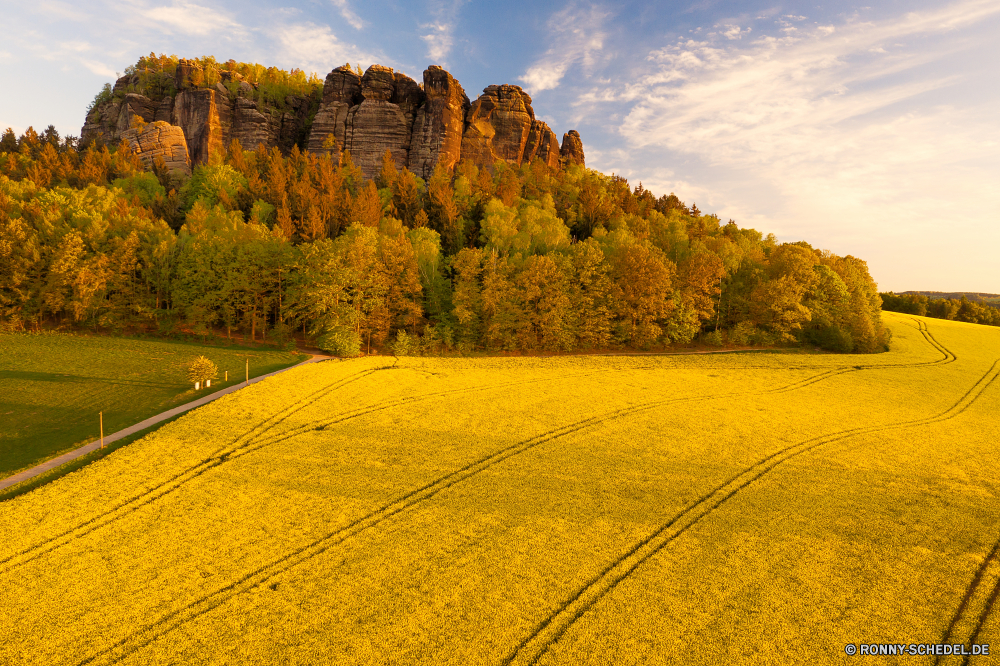 Pfaffenstein Raps Landschaft Herbst Baum Ölsaaten Wald fallen Berg Himmel Park im freien Saison Bäume Samen gelb Reisen Szenerie Berge Entwicklung des ländlichen Tal landschaftlich Fluss See Wasser Landschaft nationalen Orange im freien Stechginster Wolken natürliche Land Farbe Pflanze Belaubung bunte Blätter Tourismus Blatt Obst vascular plant Wiese Fels Strauch Bereich Hügel Feld Sommer Holz woody plant Szene Hölzer Stein Gras friedliche Hochland Umgebung Reflexion saisonale Land ruhige Horizont Sonnenlicht Farben sonnig Ökologie Ruhe Licht Landschaften Bereich Palast Wüste Sonne Tag Branch hell Flora Schloss Spitze Wolke Golden außerhalb Frieden am Morgen Gold Straße Senf Waldland Teich Wildnis gelassene idyllische Urlaub Sonnenuntergang Landwirtschaft Kiefer lebendige Frühling Landschaften Schlucht Jahreszeiten Stream Pfad Garten Kraut Schnee rapeseed landscape autumn tree oilseed forest fall mountain sky park outdoors season trees seed yellow travel scenery mountains rural valley scenic river lake water countryside national orange outdoor gorse clouds natural country color plant foliage colorful leaves tourism leaf fruit vascular plant meadow rock shrub range hill field summer wood woody plant scene woods stone grass peaceful highland environment reflection seasonal land tranquil horizon sunlight colors sunny ecology calm light scenics area palace desert sun day branch bright flora castle peak cloud golden outside peace morning gold road mustard woodland pond wilderness serene idyllic vacation sunset agriculture pine vibrant spring landscapes canyon seasons stream path garden herb snow