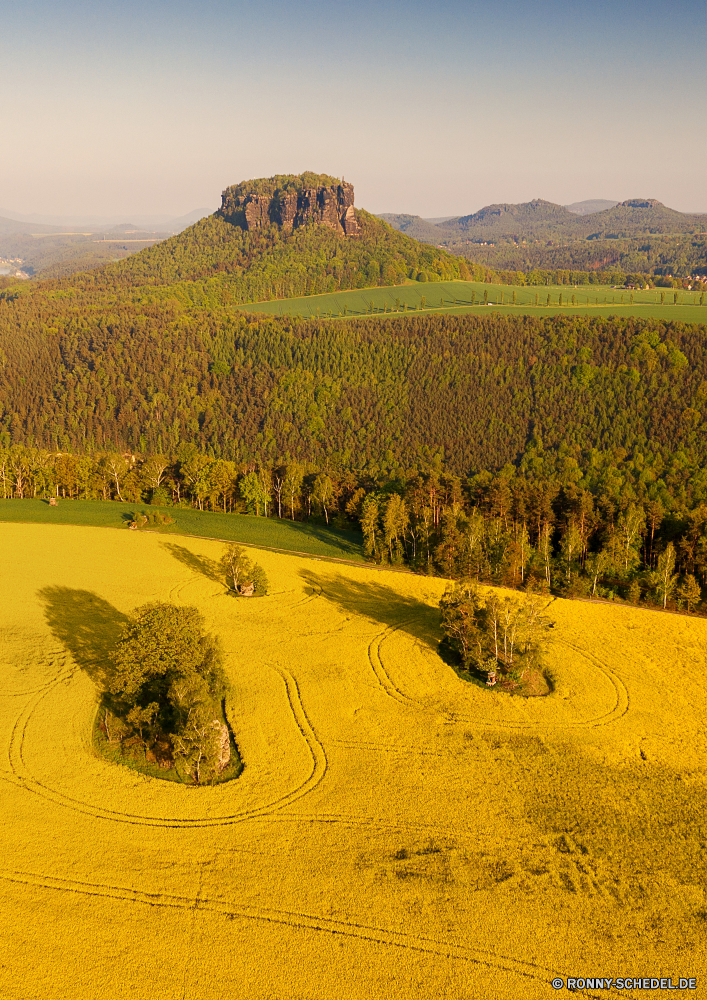 Lilienstein Raps Ölsaaten Samen Landschaft Obst Baum Feld Himmel Berg gelb Wiese landschaftlich Gras Entwicklung des ländlichen Land Szenerie Pflanze Berge fallen Landschaft Sommer Reisen Stechginster im freien Wald Landwirtschaft Strauch Park Herbst Wolke Saison Bauernhof Frühling sonnig natürliche vascular plant Sonne woody plant im freien Landbau Land Wüste Tourismus Umgebung Horizont Bäume friedliche Hügel Tal nationalen Wolken bunte Senf wachsen Fels Szene Blatt Sand Farbe Licht Belaubung Düne Hügel Felder Spitze außerhalb Orange Ackerland Farben Busch Blätter Pfad Blume Straße Sonnenlicht Tag Ernte Kraut Wasser Ruhe Sonnenuntergang felsigen Blumen ruhig gelassene Ernte bewölkt Garten Holz Ökologie Frieden Flora Wachstum Vergewaltigung Prärie frisch Weingut Rebe Bereich Stein Blüte trocken Schlucht ruhige Wetter saisonale rapeseed oilseed seed landscape fruit tree field sky mountain yellow meadow scenic grass rural country scenery plant mountains fall countryside summer travel gorse outdoor forest agriculture shrub park autumn cloud season farm spring sunny natural vascular plant sun woody plant outdoors farming land desert tourism environment horizon trees peaceful hill valley national clouds colorful mustard grow rock scene leaf sand color light foliage dune hills fields peak outside orange farmland colors bush leaves path flower road sunlight day harvest herb water calm sunset rocky flowers quiet serene crop cloudy garden wood ecology peace flora growth rape prairie fresh vineyard vine area stone bloom dry canyon tranquil weather seasonal