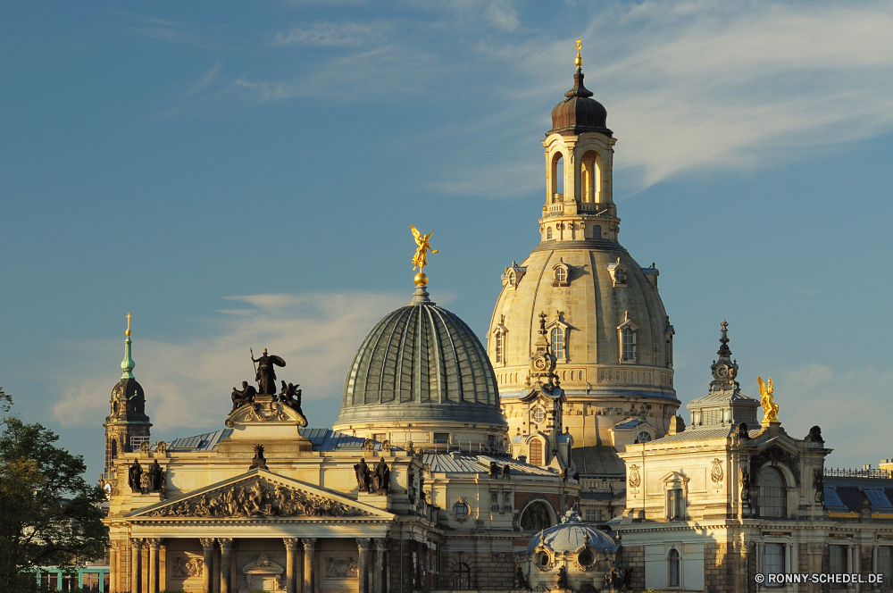 Stadtsilhouette Dresden Kuppel Dach Schutzüberzug Kathedrale Kirche Bespannung Architektur Religion Gebäude Tourismus Wahrzeichen Reisen berühmte Himmel Geschichte Denkmal alt Kreuz historischen Orthodoxe Stadt Kultur St Tourist religiöse Turm Platz Antike Tempel Gold Basilika St. Katholische Hauptstadt aussenansicht glauben historische Urban Stadt heilig Statue traditionelle Struktur Spiritualität Fassade Golden Kuppel Gott Kloster barocke Palast Klassische Bau Stein Museum Gottesdienst Reiseziele Szene Backstein nationalen Urlaub Katholizismus Kapelle Spalte Stadtansicht Platz Nacht Retter Roman heilig beten Sommer Mauer Stil Kunst Tag dome roof protective covering cathedral church covering architecture religion building tourism landmark travel famous sky history monument old cross historic orthodox city culture st tourist religious tower place ancient temple gold basilica saint catholic capital exterior faith historical urban town holy statue traditional structure spirituality facade golden cupola god monastery baroque palace classical construction stone museum worship destinations scene brick national vacation catholicism chapel column cityscape square night savior roman sacred pray summer wall style art day