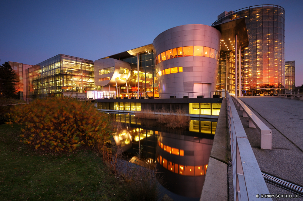 Gläserne Manufaktur Dresden am Wasser Stadt Architektur Gebäude Nacht Skyline Stadtansicht Urban Himmel Innenstadt Turm Gebäude Wolkenkratzer Fluss Reisen Reflexion Büro Geschäftsviertel Wasser moderne Wahrzeichen Sonnenuntergang Brücke Wolkenkratzer Bau 'Nabend Landkreis Tourismus Stadt Containerschiff Geschäft Hafen Struktur groß aussenansicht Licht Dämmerung Lichter Glas Neu Schiff Landschaft hoch Szene Frachtschiff Kühlturm Wolken Unternehmen Straße Fassade finanzielle Haus Wolke Meer Zentrum England Immobilien Boot Fenster Kühlsystem Hauptstadt Ballon Dach Anlegestelle kommerzielle Finanzen Urlaub Ozean Dämmerung Beleuchtung Schiff Platz berühmte Marina Park Bank landschaftlich Sommer Windows Mechanismus im freien Tourist Farbe futuristische Gerät Stahl waterfront city architecture building night skyline cityscape urban sky downtown tower buildings skyscraper river travel reflection office business district water modern landmark sunset bridge skyscrapers construction evening district tourism town container ship business harbor structure tall exterior light dusk lights glass new ship landscape high scene cargo ship cooling tower clouds corporate street facade financial house cloud sea center england estate boat window cooling system capital balloon roof pier commercial finance vacation ocean twilight illumination vessel place famous marina park bank scenic summer windows mechanism outdoors tourist color futuristic device steel