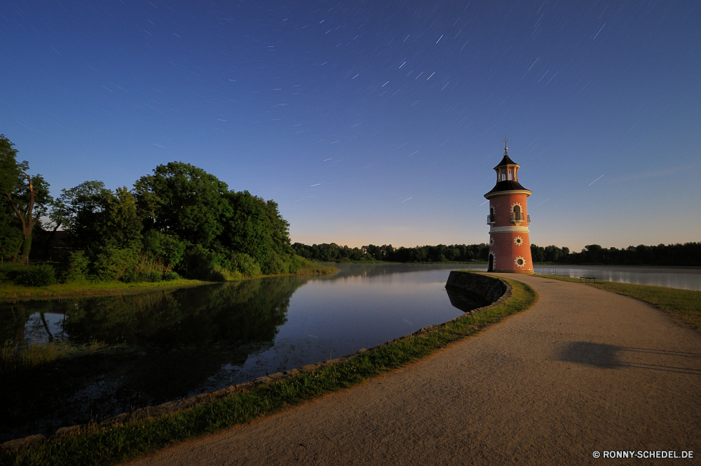 Leuchtturm in Moritzburg Leuchtfeuer Turm Struktur Leuchtturm Himmel Meer Gebäude Küste Architektur Wasser Reisen Ozean Licht Tourismus Haus Landschaft Wahrzeichen Insel Stadt Ufer Kirche historischen Navigation alt Küste Geschichte Wolken Stadt Wolke Strand Fluss Urlaub Mauer See berühmte Sommer Küste Felsen Nautik Warnung Dämmerung landschaftlich historische Sicherheit Tourist Szenerie Sonnenuntergang Nacht Schiff Bucht Stein Urlaub Anleitung Berg Pazifik Sonne Urban Fels Antike Gras Tag Boot Wellen Baum im freien Schloss Religion Bäume 'Nabend aussenansicht Sicherheit Festung Leuchttürme Szene Hafen Bau mittelalterliche Attraktion Panorama Denkmal im freien ruhige Land beacon tower structure lighthouse sky sea building coast architecture water travel ocean light tourism house landscape landmark island city shore church historic navigation old coastline history clouds town cloud beach river vacation wall lake famous summer coastal rocks nautical warning dusk scenic historical safety tourist scenery sunset night ship bay stone holiday guidance mountain pacific sun urban rock ancient grass day boat waves tree outdoor castle religion trees evening exterior security fortress lighthouses scene harbor construction medieval attraction panorama monument outdoors tranquil country