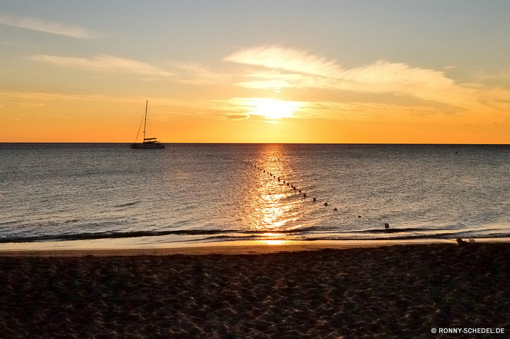  Ozean Sonne Strand Sonnenuntergang Meer Wasser Körper des Wassers Himmel Reisen Küste Landschaft Sonnenaufgang Sand Sommer Wolken Küste Wellen Horizont Tropischer Küstenlinie 'Nabend Reflexion Orange Ufer Dämmerung Urlaub Sterne Insel ruhige am Meer Kontur Welle Sonnenlicht Himmelskörper Bucht Urlaub Entspannung Wolke Golden Dämmerung friedliche Morgenröte Surf Entspannen Sie sich romantische Paradies Tourismus Licht Farbe seelandschaft Boot idyllische Urlaub Szene am Morgen landschaftlich Anlegestelle im freien Tourist bunte gelb See Sonnenschein am See entspannende Wetter Pazifik Menschen Reiseziele gelassene Resort Ruhe Schiff Szenerie Nacht Landschaften Atmosphäre Frieden Freizeit Romantik Fluss Gezeiten Kante welligkeit Himmel Klima Baum horizontale Mann Segeln sonnig dramatische Traum dunkel bewölkt Ziel Berge hell Barrier ocean sun beach sunset sea water body of water sky travel coast landscape sunrise sand summer clouds coastline waves horizon tropical shoreline evening reflection orange shore dusk vacation star island tranquil seaside silhouette wave sunlight celestial body bay holiday relaxation cloud golden twilight peaceful dawn surf relax romantic paradise tourism light color seascape boat idyllic vacations scene morning scenic pier outdoors tourist colorful yellow lake sunshine lakeside relaxing weather pacific people destinations serene resort calm ship scenery night scenics atmosphere peace leisure romance river tide edge ripple heaven climate tree horizontal man sailing sunny dramatic dream dark cloudy destination mountains bright barrier