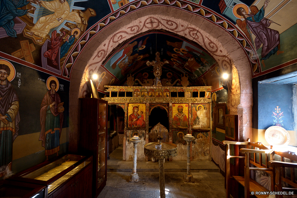  Altar Struktur Architektur Kirche Religion Kathedrale Halle Gebäude alt religiöse Geschichte Innenraum Thron Katholische historischen Antike heilig historische Vorraum Licht Denkmal Kultur glauben Reisen Stuhl des Staates beten Bogen Innenseite Stadt Stuhl Palast Tourismus Wahrzeichen Gottesdienst Gott Kunst Spiritualität Kreuz heilig Kronleuchter Stein Gewölbe Decke Tempel St. Fenster Mauer Kapelle spirituelle Skulptur Sitz Möbel Kloster Spalte Gebet Dekoration Haus Indoor traditionelle Gold Eingang architektonische Bögen Kuppel Weltanschauung Marmor Detail Tür Statue Platz Stadt Nacht Katholizismus Zimmer Tradition Turm Dach Innenaufnahme beten Antik Golden Erbe Bau Fassade mittelalterliche lighting fixture Hauptstadt China Osten berühmte Tourist Malerei Residenz Startseite bunte Public house Glas altar structure architecture church religion cathedral hall building old religious history interior throne catholic historic ancient holy historical anteroom light monument culture faith travel chair of state pray arch inside city chair palace tourism landmark worship god art spirituality cross sacred chandelier stone vault ceiling temple saint window wall chapel spiritual sculpture seat furniture monastery column prayer decoration house indoor traditional gold entrance architectural arches dome belief marble detail door statue place town night catholicism room tradition tower roof indoors praying antique golden heritage construction facade medieval lighting fixture capital china east famous tourist painting residence home colorful public house glass