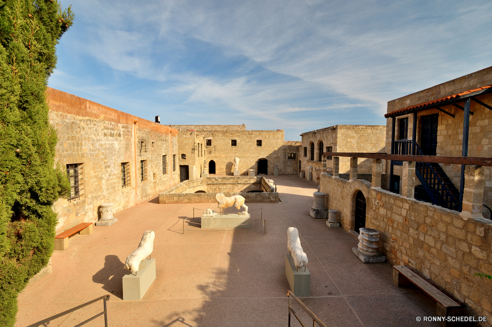  Festung Architektur Kloster Gebäude Antike alt Geschichte Residenz Stein Reisen religiöse Residenz Schloss Ringwall Tourismus Wahrzeichen Haus Palast historische Stadt Mauer historischen Tourist Himmel Denkmal Turm Backstein Ruine Tempel berühmte Ruine Kultur Religion Wohnung Fluss Stadt Festung Gebäude Befestigung Kirche mittelalterliche aussenansicht Mitte Landschaft Platz Archäologie Dorf Roman Vergangenheit Bogen im freien Kunst Osten Bau Wasser Eingang religiöse Wolken Fenster Spalte Startseite Tor Urlaub Struktur Brücke Moschee Tradition Urlaub Kathedrale Erbe architektonische Gott Attraktion Hauptstadt traditionelle Ziel Wüste Fassade Tag Urban fortress architecture monastery building ancient old history residence stone travel religious residence castle rampart tourism landmark house palace historical city wall historic tourist sky monument tower brick ruin temple famous ruins culture religion dwelling river town fort buildings fortification church medieval exterior middle landscape place archeology village roman past arch outdoors art east construction water entrance religious clouds window column home gate holiday structure bridge mosque tradition vacation cathedral heritage architectural god attraction capital traditional destination desert facade day urban