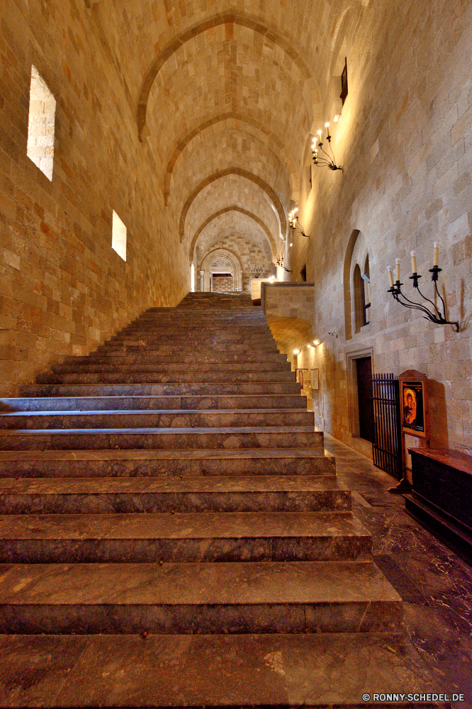  Tunnel Durchgang Architektur Durchgang alt Gebäude Antike Gewölbe Art und Weise Stein Bogen Geschichte Dach historischen Mauer Kirche Religion Tourismus Reisen Tür Stadt mittelalterliche historische Schutzüberzug Backstein Zelle Korridor Wahrzeichen Innenraum Untergeschoss Kathedrale Bögen Straße Schloss Bau Festung Denkmal Stadt Kultur Tourist Haus Antik u-Bahn Eingang Bespannung religiöse glauben Palast Schritt Spalte aussenansicht Fenster dunkel traditionelle Spalten Kloster Katholische Licht Gefängnis Urban Kunst Ruine Erbe Fassade architektonische Gasse Keller Festung Unterstützung Tempel Tor Gott Kreuz berühmte Stock Halle Innenseite Struktur Zimmer Turm Kapelle aufgegeben Ruine Gottesdienst Correctional institution heilig Holz Platz Urlaub An tunnel passageway architecture passage old building ancient vault way stone arch history roof historic wall church religion tourism travel door city medieval historical protective covering brick cell corridor landmark interior basement cathedral arches street castle construction fortress monument town culture tourist house antique underground entrance covering religious faith palace step column exterior window dark traditional columns monastery catholic light prison urban art ruins heritage facade architectural alley cellar fort support temple gate god cross famous floor hall inside structure room tower chapel abandoned ruin worship correctional institution holy wood place vacation to