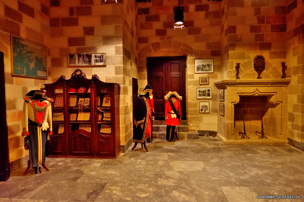  Gebäude Architektur alt Tür Stadt Stein Mauer Fenster Antike Geschichte Straße Haus Reisen Lagerhaus im Feld Bogen Eingang aussenansicht Palast historischen Postfach Stadt Tourismus mittelalterliche Backstein Struktur Tourist Bau Kultur Container Fassade Antik Startseite Tor Türen Holz Urban Detail Kirche traditionelle Jahrgang historische Gerät Religion architektonische Windows England Platz Zimmer im freien aus Holz Szene Gebäude Stil Garage Straße Gasse Eingangstür Kunst Laterne Häuser Telefon Denkmal Licht Halle Nacht building architecture old door city stone wall window ancient history street house travel warehouse box arch entrance exterior palace historic mailbox town tourism medieval brick structure tourist construction culture container facade antique home gate doors wood urban detail church traditional vintage historical device religion architectural windows england place room outdoors wooden scene buildings style garage road alley doorway art lantern houses telephone monument light hall night