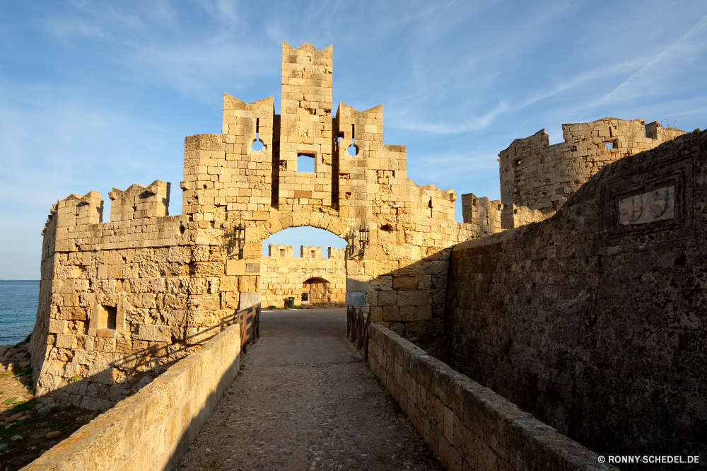  Ringwall Schloss Befestigung Architektur Festung Stein alt Antike mittelalterliche Turm Geschichte Gebäude Palast Defensive Struktur Mauer Reisen Tourismus Denkmal Struktur historischen Wahrzeichen historische Ruine Stadt Himmel Festung Stadt Türme Fels Landschaft Backstein Ruine Dorf Bau Wände Tourist Brücke Fluss berühmte aussenansicht Kultur Mitte Haus Gebäude Ziel Felsenburg architektonische Hügel Verteidigung Tor im freien Erbe Königreich Gras Wasser England Schutz Urlaub Kirchenburg Altersgruppen Roman Königliche Wolken Perspektive Platz Kirche Fenster Religion Tag rampart castle fortification architecture fortress stone old ancient medieval tower history building palace defensive structure wall travel tourism monument structure historic landmark historical ruin city sky fort town towers rock landscape brick ruins village construction walls tourist bridge river famous exterior culture middle house buildings destination stronghold architectural hill defense gate outdoors heritage kingdom grass water england protection vacation fortified ages roman royal clouds perspective place church window religion day