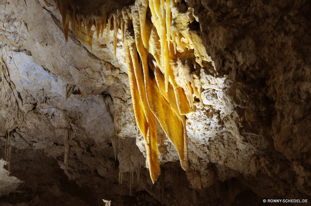 Crystal Cave Höhle geologische formation Schlucht Fels Geologie nationalen Park Tourismus Reisen Landschaft Aushöhlung Sandstein Stein Berg Wüste Sand Orange landschaftlich Klippe Tal Felsen Bildung natürliche Formationen Berge Erde Baum Urlaub Schlucht im freien Tourist Kalkstein im freien Wahrzeichen einzigartige Hoodoos geologische Extreme Farbe Wasser geologische bunte Kiefer Steine Fluss Tropfsteinhöhle Höhle Innenseite Antike Südwesten außerhalb felsigen Himmel u-Bahn Klippen Mauer Wandern Attraktion Cliff-Wohnung dunkel entfernten Abenteuer Wohnung Denkmal Stalagmit Dunkelheit ungewöhnliche Licht Szene Hoodoo Klettern Gelände Wildnis Muster gelb Szenerie Calcit nass Escape Sommer Wolken trocken Ökologie Amphitheater Mineralien versteckt Creek geheimnisvolle Mineral Aussicht Tour Mysterium tief Formen alt Speläologie Frühling Felge Arid Wanderung Bereich Grand Westen Loch Landschaften Textur Gehäuse Boden Erhaltung Tropfen Reise Pflanze natürliche depression Struktur Sonnenlicht cave geological formation canyon rock geology national park tourism travel landscape erosion sandstone stone mountain desert sand orange scenic cliff valley rocks formation natural formations mountains earth tree vacation ravine outdoor tourist limestone outdoors landmark unique hoodoos geological extreme color water geologic colorful pine stones river stalactite cavern inside ancient southwest outside rocky sky underground cliffs wall hiking attraction cliff dwelling dark remote adventure dwelling monument stalagmite darkness unusual light scene hoodoo climb terrain wilderness pattern yellow scenery calcite wet escape summer clouds dry ecology amphitheater minerals hidden creek mysterious mineral vista tour mystery deep shapes old speleology spring rim arid hike range grand west hole scenics texture housing ground conservation drops trip plant natural depression structure sunlight