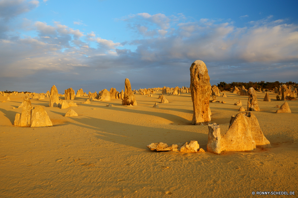 The Pinnacles Sand Boden Erde Wüste Fels Landschaft Himmel Reisen Friedhof Stein Park Wolken nationalen landschaftlich Tourismus Strand Tal im freien Denkmal im freien Felsen natürliche Berg Land Wahrzeichen Sonnenuntergang Sandstein Formationen Antike Wolke Landschaften Szenerie Schlucht Berge Horizont Wildnis Sonnenaufgang Orange Sommer Sonne Urlaub trocken alt Szene berühmte Südwesten Arid Meer Aushöhlung Architektur Düne Geologie Klippe Küste Wärme Baum Tourist ruhige Bögen Gebäude Panorama Dämmerung Hügel Küste Geschichte Sonnenlicht geologische Ruine Westen Wasser Ozean Ufer Stadt friedliche Bildung niemand sonnig Morgenröte Spitze außerhalb Pflanze Reise Süden historischen gelb am Morgen Straße Religion Welt Tag Entwicklung des ländlichen sand soil earth desert rock landscape sky travel cemetery stone park clouds national scenic tourism beach valley outdoor monument outdoors rocks natural mountain land landmark sunset sandstone formations ancient cloud scenics scenery canyon mountains horizon wilderness sunrise orange summer sun vacation dry old scene famous southwest arid sea erosion architecture dune geology cliff coastline heat tree tourist tranquil arches building panoramic dusk hill coast history sunlight geological ruins west water ocean shore city peaceful formation nobody sunny dawn peak outside plant journey south historic yellow morning road religion world day rural