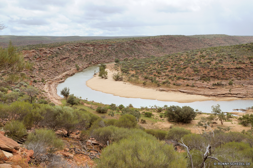 Kalbarri National Park Landschaft Himmel Berg Wildnis Wüste Fels Düne Berge Reisen Hochland landschaftlich Sand Park Wasser geologische formation Straße Gras Hügel Wolken nationalen Entwicklung des ländlichen Land Fluss Sommer Land Knoll Urlaub natürliche depression Schlucht Küste im freien Tal Tourismus Insel Hügel natürliche Szenerie Krater Stein Landschaft Bereich Meer trocken Horizont Panorama Ziel Klippe natürliche Höhe See Baum Strand Feld im freien Ufer heiß Vorgebirge bewölkt Bereich Umgebung Pflanze Erde Wandern Grat Abenteuer Tag Küste Ozean Boden Farbe Küstenlinie Arid Aushöhlung sonnig Wolke Urlaub Boden friedliche Wiese Sonne Sandstein Sandbank niemand leere außerhalb Busch Wald Felsen Reise Steppe Ökologie Frühling Steigung landscape sky mountain wilderness desert rock dune mountains travel highland scenic sand park water geological formation road grass hill clouds national rural land river summer country knoll vacation natural depression canyon coast outdoor valley tourism island hills natural scenery crater stone countryside area sea dry horizon panorama destination cliff natural elevation lake tree beach field outdoors shore hot promontory cloudy range environment plant earth hiking ridge adventure day coastline ocean ground color shoreline arid erosion sunny cloud holiday soil peaceful meadow sun sandstone sandbar nobody empty outside bush forest rocks journey steppe ecology spring slope