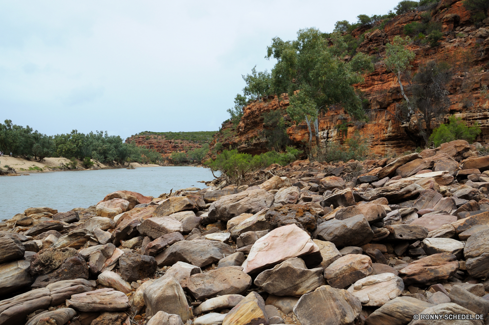 Kalbarri National Park Barrier Steinmauer Obstruktion Zaun Landschaft Wellenbrecher Wasser Fels Himmel Berg Struktur Meer Stein Ufer Ozean Reisen Fluss Strand Steine Küste Baum Ziegeldach Sommer Felsen Berge im freien landschaftlich Dach Wolken Tag Tourismus Insel Urlaub Bäume Küste Hügel Umgebung friedliche Sand Wolke See Ruhe Szenerie Szene Wildnis Sonne sonnig Mauer natürliche im freien Schutzüberzug Wald ruhige Park Stream am See Welle Saison Horizont felsigen Urlaub Bucht Entspannen Sie sich Boot vulkanische Wild Bespannung gelassene Wellen Strömung Pflanze Reflexion Tourist Sonnenuntergang Gebäude Sonnenlicht Frühling Entwicklung des ländlichen barrier stone wall obstruction fence landscape breakwater water rock sky mountain structure sea stone shore ocean travel river beach stones coast tree tile roof summer rocks mountains outdoor scenic roof clouds day tourism island vacation trees coastline hill environment peaceful sand cloud lake calm scenery scene wilderness sun sunny wall natural outdoors protective covering forest tranquil park stream lakeside wave season horizon rocky holiday bay relax boat volcanic wild covering serene waves flow plant reflection tourist sunset building sunlight spring rural