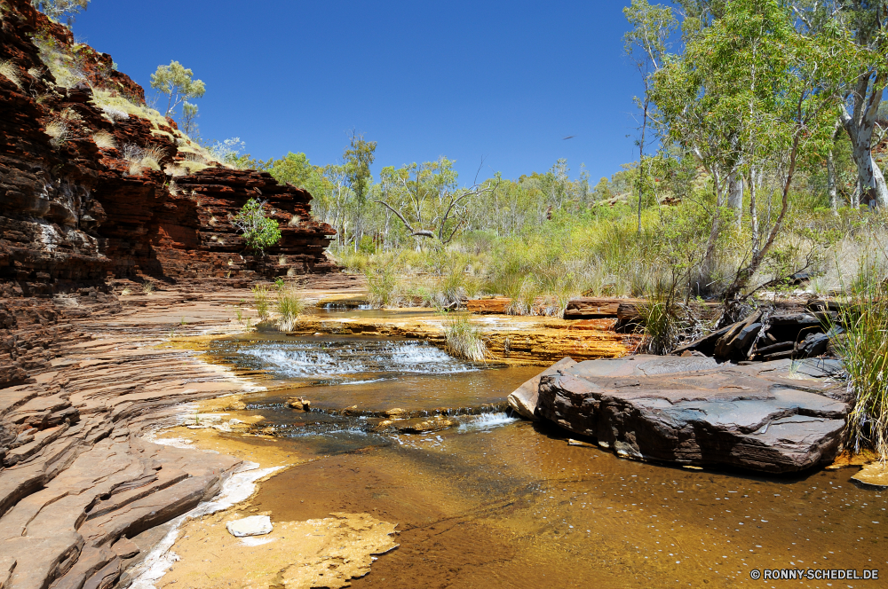 Karijini National Park Fluss Wald Landschaft Wasser Berg Stream Fels Baum Park Wildnis Stein Land Reisen Frühling Kanal Bäume im freien natürliche landschaftlich Himmel Creek Körper des Wassers Szenerie Umgebung Felsen Tourismus See fallen Wasserfall Sommer Berge Herbst Entwicklung des ländlichen Meer Szene Ufer geologische formation Steine Wild Urlaub Strömung Moos ruhige fließende Ozean Strand Insel klar Küste im freien Küste Pflanze Wolken friedliche Reinigen Sand Gras Barrier Landschaft Holz nationalen nass Kaskade Brücke platsch Belaubung frisch frische Luft heißer Frühling Schlucht Blätter Wandern Welle Hölzer England Blatt Tal woody plant Geschwindigkeit Ruhe Sonne Land rasche Wolke sonnig felsigen üppige Teich Tropischer Entspannen Sie sich Garten gelassene Hügel Frieden glatte Drop Urlaub Tag Farben Saison river forest landscape water mountain stream rock tree park wilderness stone land travel spring channel trees outdoor natural scenic sky creek body of water scenery environment rocks tourism lake fall waterfall summer mountains autumn rural sea scene shore geological formation stones wild vacation flow moss tranquil flowing ocean beach island clear coast outdoors coastline plant clouds peaceful clean sand grass barrier countryside wood national wet cascade bridge splash foliage fresh freshness hot spring canyon leaves hiking wave woods england leaf valley woody plant speed calm sun country rapid cloud sunny rocky lush pond tropical relax garden serene hill peace smooth drop holiday day colors season