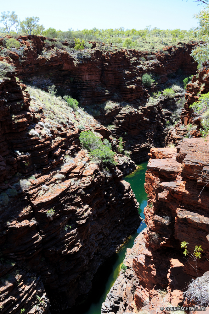 Karijini National Park Steinmauer Zaun Fluss Barrier Landschaft Baum Fels Stein Wald Wasser Berg Obstruktion Stream Felsen Mauer Park im freien Wasserfall im freien Bäume Berge Umgebung Creek natürliche Reisen Wild fallen Szenerie nass Sommer Wildnis Strömung landschaftlich Frühling woody plant Moos Pflanze Struktur fließende Bewegung Steine Blätter Bewuchs Kaskade nationalen Hölzer Belaubung friedliche vascular plant felsigen Wandern Schlucht Gras frische Luft platsch Pflanzen Saison Blatt Drop Tourismus Flora Herbst üppige Schlucht Szene kalt Hügel Reinigen Ökologie Frieden Sonne Entwicklung des ländlichen Tag Höhle gelassene Himmel Land rasche cork tree geologische formation fallen außerhalb Reise Holz Tal See Ruhe ruhige Farben stone wall fence river barrier landscape tree rock stone forest water mountain obstruction stream rocks wall park outdoor waterfall outdoors trees mountains environment creek natural travel wild fall scenery wet summer wilderness flow scenic spring woody plant moss plant structure flowing motion stones leaves vegetation cascade national woods foliage peaceful vascular plant rocky hiking canyon grass freshness splash plants season leaf drop tourism flora autumn lush ravine scene cold hill clean ecology peace sun rural day cave serene sky country rapid cork tree geological formation falling outside trip wood valley lake calm tranquil colors