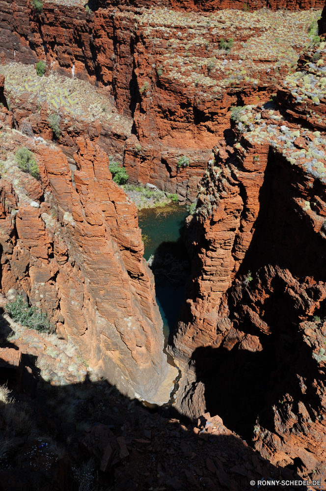 Karijini National Park Schlucht Schlucht Tal Fels Klippe geologische formation Park Landschaft nationalen Höhle natürliche depression Wüste Berg Aushöhlung Reisen Felsen Stein Cliff-Wohnung Geologie landschaftlich Tourismus Berge Sandstein Wohnung Himmel Südwesten Bildung im freien Fluss Orange Grand im freien Sand Gehäuse Klippen Urlaub Felge natürliche Baum Wolken Wahrzeichen Szenerie geologische Tourist Wildnis Süden Formationen Szene Wasser Gelände felsigen Wandern Struktur Westen Abenteuer Mesa Arid Wunder Umgebung Sommer Küste Welt trocken Nationalpark Farbe Erde Hoodoos Hoodoo Meer Antike Aussicht Bereich einzigartige Steine Reise Ziel Licht historischen See canyon ravine valley rock cliff geological formation park landscape national cave natural depression desert mountain erosion travel rocks stone cliff dwelling geology scenic tourism mountains sandstone dwelling sky southwest formation outdoors river orange grand outdoor sand housing cliffs vacation rim natural tree clouds landmark scenery geological tourist wilderness south formations scene water terrain rocky hiking structure west adventure mesa arid wonder environment summer coast world dry national park color earth hoodoos hoodoo sea ancient vista area unique stones trip destination light historic lake