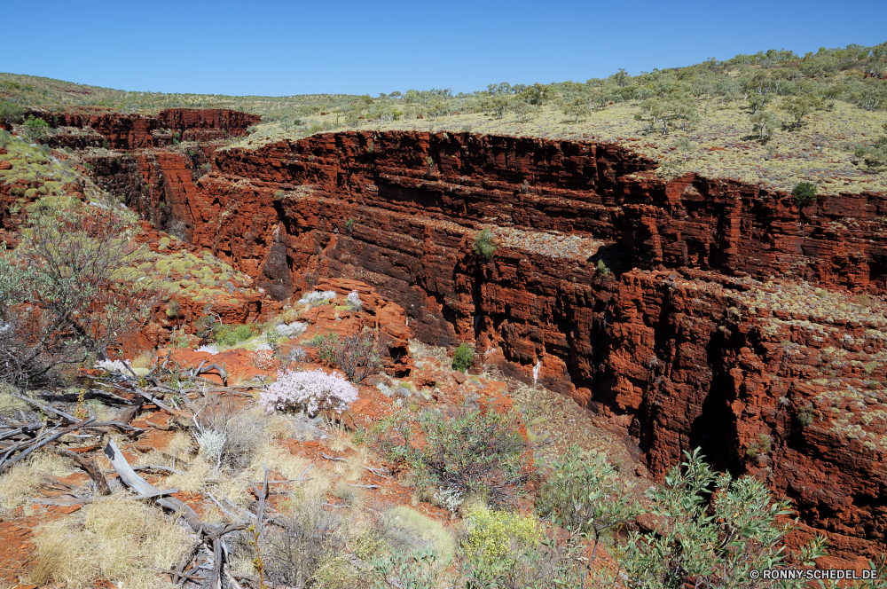 Karijini National Park Schlucht Schlucht Tal Wüste natürliche depression Fels Landschaft Park nationalen Klippe Berg Reisen Berge Aushöhlung Grand Stein landschaftlich Geologie Himmel Wolken Sand Tourismus Felge Urlaub Wandern im freien Fluss Felsen Südwesten Abenteuer Westen Baum im freien Wunder Tourist Wahrzeichen Orange geologische geologische formation Mesa Sandstein Bildung Welt trocken Szenerie Krater Süden Wildnis Aussicht Mauer natürliche Klippen Sommer Formationen Wanderung Wolke Hügel Wasser Erde Arid Wanderweg majestätisch entfernten Land Ziel Straße bunte Szene Antike westliche felsigen Extreme Landschaften Sonnenuntergang Bereich canyon ravine valley desert natural depression rock landscape park national cliff mountain travel mountains erosion grand stone scenic geology sky clouds sand tourism rim vacation hiking outdoors river rocks southwest adventure west tree outdoor wonder tourist landmark orange geological geological formation mesa sandstone formation world dry scenery crater south wilderness vista wall natural cliffs summer formations hike cloud hill water earth arid trail majestic remote land destination road colorful scene ancient western rocky extreme scenics sunset range