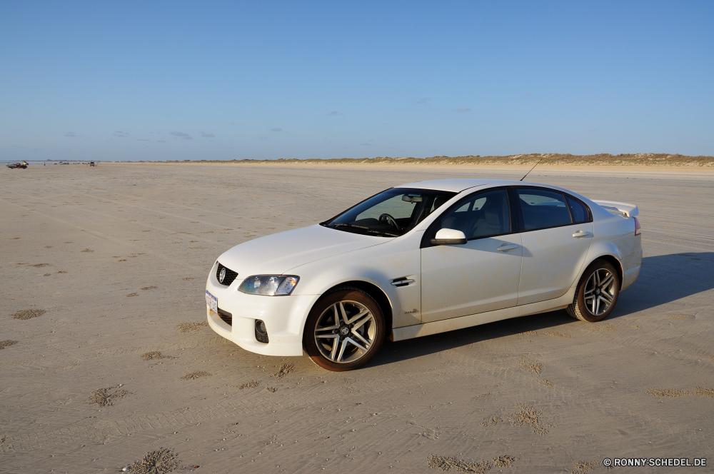 Broome - Cable Beach Auto Kfz Auto Auto Transport Fahrzeug Geschwindigkeit Laufwerk Rad Limousine Schrägheck self-propelled vehicle schnell Coupé Luxus Verkehr Reifen Straße Motor Sport macht moderne Radfahrzeug Sport Gestaltung Modell Stoßstange teure Neu Stil Rennen Räder Motor Scheinwerfer fahren Chrom Reisen Verkehr Silber Strand-Kombi Seite Rennsport Pferdestärke Kfz glänzend Metall Licht Technologie Leistung schwarz Farbe Sportwagen Autos Autobahn Felgen elegante Bewegung Maschine Lebensstil metallische Straße Reifen mechanisches Gerät Spiegel Treiber Spielzeug hell Verkleidungsscheibe Detail Tür Gerät Weichzeichnen Reflexion Himmel Roadster Legierung Asphalt gelb Verschieben Traum Präsentation Reifen Off-road Exclusive Beschleunigung 4 x 4 Tragfläche sportlich Windows Bewegung Mechanismus car motor vehicle auto automobile transportation vehicle speed drive wheel sedan hatchback self-propelled vehicle fast coupe luxury transport tire road motor sport power modern wheeled vehicle sports design model bumper expensive new style race wheels engine headlight driving chrome travel traffic silver beach wagon side racing horsepower automotive shiny metal light technology performance black color sports car cars highway car wheel elegant motion machine lifestyle metallic street tires mechanical device mirror driver toy bright spoiler detail door device blur reflection sky roadster alloy asphalt yellow moving dream presentation hoop off road prestige acceleration 4x4 airfoil sporty windows movement mechanism