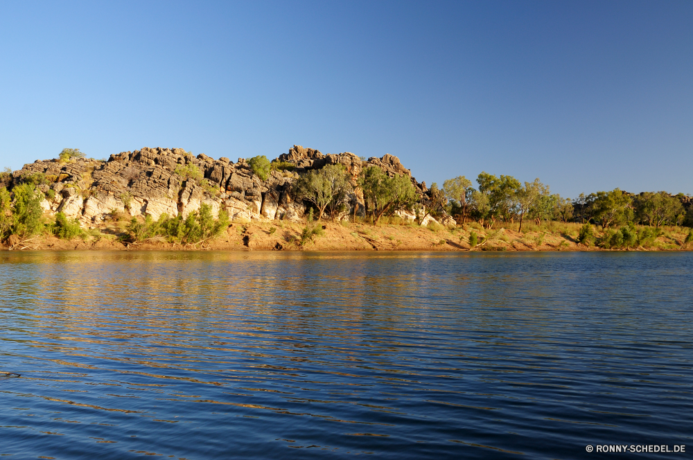 Geikie Gorge Becken See Wasser Landschaft natürliche depression Wald geologische formation Baum Fluss Himmel Ufer Reflexion Bäume Park am See Reisen landschaftlich Sandbank Sommer Ozean im freien Teich Insel ruhige Berg Meer Wolken Gras Küste Bar Körper des Wassers Urlaub Sonne Fels Szene Strand Umgebung Barrier Pflanze Szenerie Stein Hölzer natürliche Tourismus Grat Ruhe Bewuchs Land Entwicklung des ländlichen im freien sonnig Urlaub Bucht Küstenlinie Wolke Berge Wildnis natürliche Höhe Sonnenlicht idyllische Felsen Tropischer Sand friedliche klar Paradies Palm Holz nationalen Sonnenuntergang white mangrove Herbst ruhig Resort Lagune Gelände Frühling Blatt gelassene Küste Boot Ziel Stream Farbe Landschaft am Morgen Kiefer Blätter Saison Klippe Türkis England Erhaltung Hügel Tourist Horizont Tag basin lake water landscape natural depression forest geological formation tree river sky shore reflection trees park lakeside travel scenic sandbar summer ocean outdoors pond island tranquil mountain sea clouds grass coast bar body of water vacation sun rock scene beach environment barrier plant scenery stone woods natural tourism ridge calm vegetation land rural outdoor sunny holiday bay shoreline cloud mountains wilderness natural elevation sunlight idyllic rocks tropical sand peaceful clear paradise palm wood national sunset white mangrove autumn quiet resort lagoon terrain spring leaf serene coastline boat destination stream color countryside morning pine leaves season cliff turquoise england conservation hill tourist horizon day