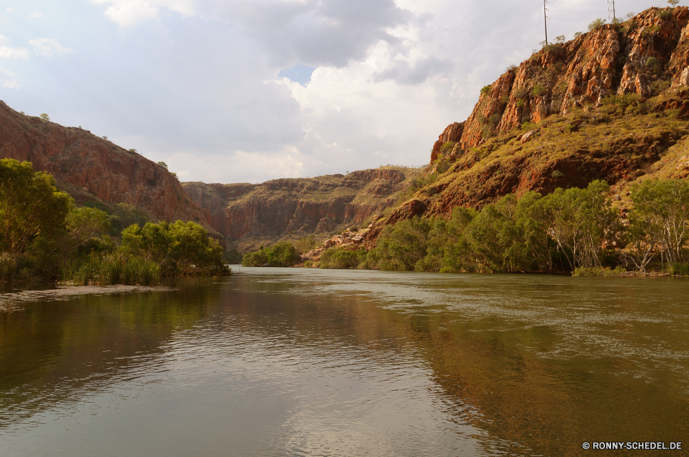 Lake Argyle Kanal Wasser Fluss Landschaft Berg Körper des Wassers Klippe Fels Reisen See Schlucht Berge Himmel landschaftlich Tal Dam Baum Küste im freien Tourismus Park Wald Meer geologische formation Schlucht Bäume Küste Ozean Sommer felsigen Barrier Szene Felsen Reflexion Stein Insel Wildnis Szenerie Urlaub Hügel nationalen Wolke Strand Struktur im freien Wolken Bucht Stream Obstruktion Ufer natürliche Bereich natürliche depression Hochland Vorgebirge Tourist ruhige Urlaub natürliche Höhe klar Steine hoch Tag Landschaften Bereich Panorama Umgebung Brücke Sand Klippen Boot Entspannen Sie sich friedliche Sonne Land Horizont Herbst Flüsse malerische Hügel sonnig Spitze Teich Panorama Abenteuer Schloss Reise Süden Gras Entwicklung des ländlichen channel water river landscape mountain body of water cliff rock travel lake canyon mountains sky scenic valley dam tree coast outdoors tourism park forest sea geological formation ravine trees coastline ocean summer rocky barrier scene rocks reflection stone island wilderness scenery vacation hill national cloud beach structure outdoor clouds bay stream obstruction shore natural range natural depression highland promontory tourist tranquil holiday natural elevation clear stones high day scenics area panorama environment bridge sand cliffs boat relax peaceful sun land horizon autumn rivers picturesque hills sunny peak pond panoramic adventure castle trip south grass rural