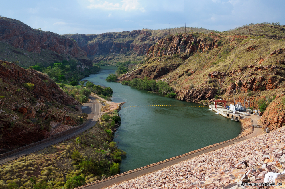 Lake Argyle Dam Barrier Obstruktion Landschaft Berg Wasser Struktur Küste Meer Reisen Berge Himmel Fluss See Fels Küste Ozean Tourismus Schlucht landschaftlich Sommer Kanal Strand Insel Baum Szenerie Urlaub Körper des Wassers Stein Wald Klippe Tal Park felsigen im freien Bucht Felsen Hügel Szene Ufer im freien Wolken Spitze Wildnis nationalen Urlaub Bäume Boot hoch Wolke Horizont Panorama Stadt Tropischer Schlucht Bereich Stadt Reflexion Sonne Küstenlinie ruhige am Meer Umgebung Norden Wellen natürliche depression seelandschaft Landschaften sonnig idyllische Tag Stream Sand klar Hafen Dorf geologische formation Tourist Wild in der Nähe Panorama Hochland Bereich Urlaub natürliche Ruhe Straße Schnee Sonnenlicht Frühling Architektur Herbst dam barrier obstruction landscape mountain water structure coast sea travel mountains sky river lake rock coastline ocean tourism canyon scenic summer channel beach island tree scenery vacation body of water stone forest cliff valley park rocky outdoor bay rocks hill scene shore outdoors clouds peak wilderness national holiday trees boat high cloud horizon panorama town tropical ravine range city reflection sun shoreline tranquil seaside environment north waves natural depression seascape scenics sunny idyllic day stream sand clear harbor village geological formation tourist wild near panoramic highland area vacations natural calm road snow sunlight spring architecture autumn