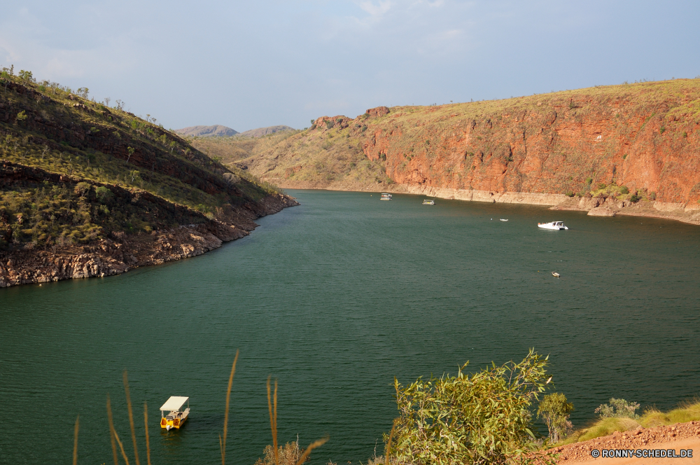 Lake Argyle Vorgebirge natürliche Höhe geologische formation Landschaft Wasser Meer Küste Dam Berg Himmel Klippe Berge Reisen Ozean Urlaub Strand Küste Kanal See Barrier landschaftlich Sommer Fels Insel Wolken Körper des Wassers Szene Fluss Bucht Felsen Obstruktion Ufer Wolke Tourismus Horizont Baum Bäume Wald Park Urlaub im freien Szenerie Sonne Stein felsigen nationalen im freien Sand Hügel Reflexion sonnig Panorama Tag Tal ruhige Struktur Sonnenlicht seelandschaft Ruhe Kap Küste Spitze Tropischer Wellen Tourist hoch friedliche Stadt Sonnenuntergang Herbst Hügel klar idyllische Paradies Entspannen Sie sich Boot Entspannung horizontale Haus Pflanze Bereich Farbe Schlucht Pazifik Surf Hafen Bereich bewölkt Straße Küstenlinie Gras Frühling niemand promontory natural elevation geological formation landscape water sea coast dam mountain sky cliff mountains travel ocean vacation beach coastline channel lake barrier scenic summer rock island clouds body of water scene river bay rocks obstruction shore cloud tourism horizon tree trees forest park holiday outdoors scenery sun stone rocky national outdoor sand hill reflection sunny panorama day valley tranquil structure sunlight seascape calm cape coastal peak tropical waves tourist high peaceful city sunset autumn hills clear idyllic paradise relax boat relaxation horizontal house plant range color canyon pacific surf harbor area cloudy road shoreline grass spring nobody