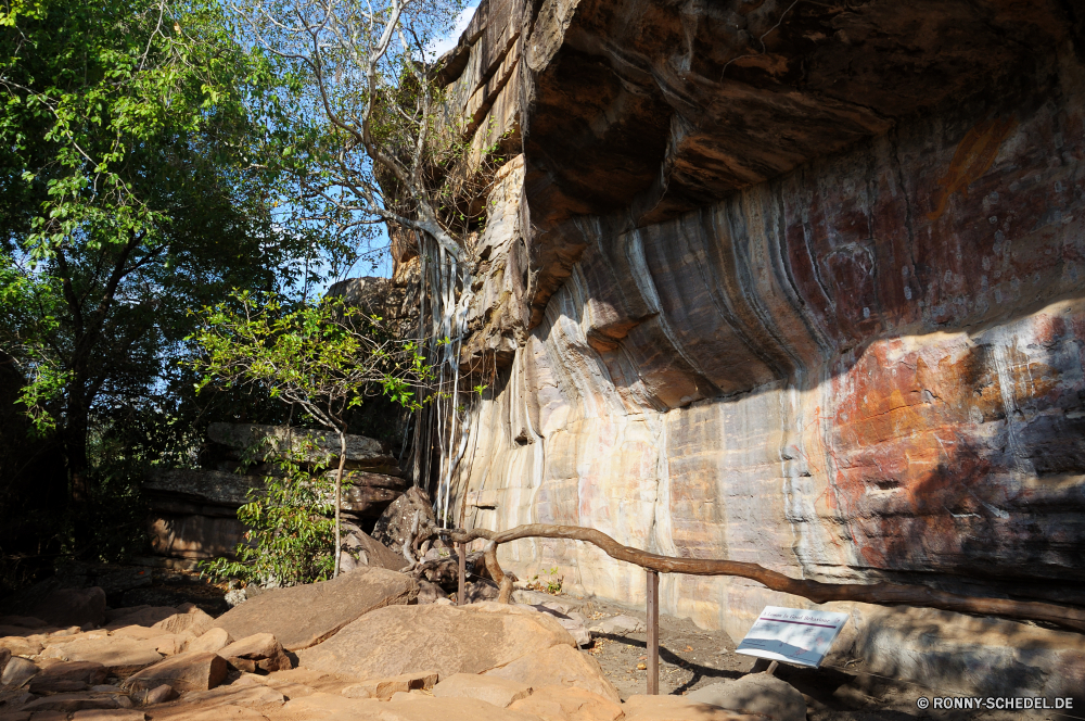 Kakadu National Park Cliff-Wohnung Wohnung Gehäuse Schlucht Fels Struktur Wüste Park nationalen Landschaft Stein Sandstein Reisen Geologie Höhle Felsen Tourismus Klippe Berg Tal landschaftlich Sand Aushöhlung geologische formation natürliche im freien Orange im freien Schlucht Baum Fluss Bildung Berge Erde Südwesten Himmel Wasser Szenerie Wildnis Antike Abenteuer Mauer geologische Urlaub Denkmal trocken Formationen außerhalb Extreme Wald Klippen Geschichte felsigen Wandern alt Tag Arid Wanderung Gelände Farbe Szene Hügel historischen bunte geologische Umgebung Creek Süden Wolken Tourist Wahrzeichen Schlucht Escape Landschaften einzigartige Stream Sommer Klettern Ruine Ruine Wasserfall Grand Wolke Westen entfernten Steine Land Ökologie lila cliff dwelling dwelling housing canyon rock structure desert park national landscape stone sandstone travel geology cave rocks tourism cliff mountain valley scenic sand erosion geological formation natural outdoors orange outdoor ravine tree river formation mountains earth southwest sky water scenery wilderness ancient adventure wall geological vacation monument dry formations outside extreme forest cliffs history rocky hiking old day arid hike terrain color scene hill historic colorful geologic environment creek south clouds tourist landmark gorge escape scenics unique stream summer climb ruins ruin waterfall grand cloud west remote stones land ecology purple