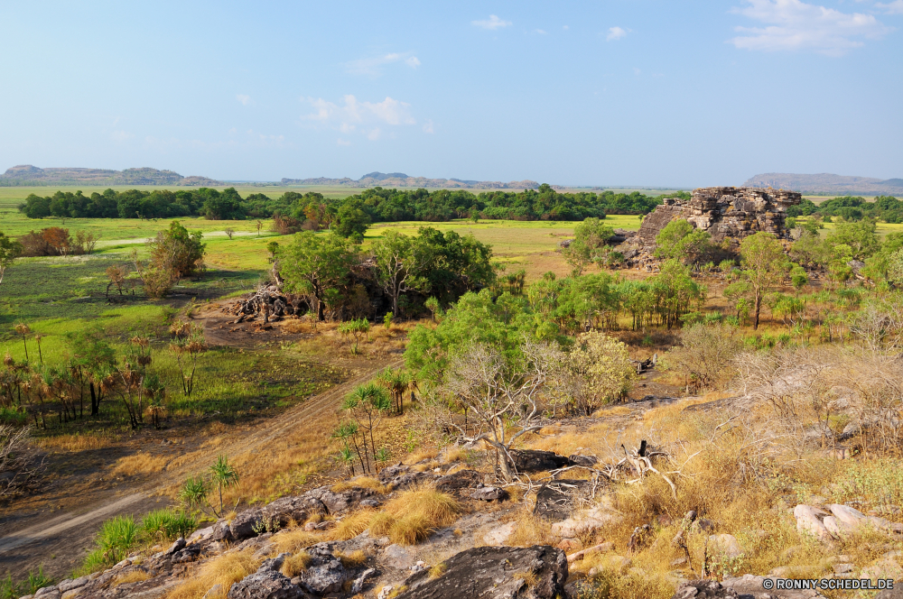 Kakadu National Park Steinmauer Landschaft Zaun Feld Entwicklung des ländlichen Stechginster Gras Landwirtschaft Himmel Bauernhof Strauch Landschaft Barrier Baum Land Pflanze landschaftlich Sommer woody plant vascular plant Szenerie Wiese Frühling Obstruktion Ackerland Land Wald im freien Wolke Saison Umgebung im freien Landbau Szene Berg Wolken Wasser Ernte Hügel Park Reisen Horizont Bäume Wachstum wachsen Weingut friedliche Felder Sonne Ernte Herbst Belaubung Kraut Tal wachsende Straße idyllische natürliche Wein Blatt Landschaften Blätter sonnig Berge See Struktur Flora Traube Fluss Rebe Pfad ruhige Knoll Hügel Wild Weide England Tag niemand Pflanzen Blume Garten fallen Reflexion Weingut Fels Teich Trauben gelb Bereich Tourismus Licht Sonnenlicht Obst hell Gebiet landwirtschaftlichen Aussicht üppige Dorf Bewuchs Fuß Bio Hochland stone wall landscape fence field rural gorse grass agriculture sky farm shrub countryside barrier tree country plant scenic summer woody plant vascular plant scenery meadow spring obstruction farmland land forest outdoor cloud season environment outdoors farming scene mountain clouds water harvest hill park travel horizon trees growth grow vineyard peaceful fields sun crop autumn foliage herb valley growing road idyllic natural wine leaf scenics leaves sunny mountains lake structure flora grape river vine path tranquil knoll hills wild pasture england day nobody plants flower garden fall reflection winery rock pond grapes yellow area tourism light sunlight fruit bright region agricultural vista lush village vegetation walking organic highland