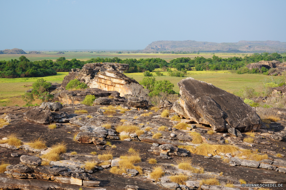 Kakadu National Park Megalith Gedenkstätte Struktur Landschaft Berg Grab Himmel Fels Reisen Stein Berge landschaftlich Wolken Hügel Szenerie Tourismus Fluss Sommer Wasser Gras im freien Felsen Park Wolke Wald Steinmauer Meer Knoll natürliche Entwicklung des ländlichen Baum Zaun Spitze Küste Steine Urlaub im freien Landschaft Tal Land Insel Land Straße Klippe Pfad Barrier Wiese felsigen Wandern Süden See friedliche Ruhe Feld Horizont Hügel ruhig Szene Frühling bewölkt Urlaub Strand Tourist nationalen Umgebung Wetter Wildnis Bäume Antike sonnig Landschaften England Küste Ozean alt Bauernhof vulkanische Vulkan hoch niemand Panorama Abenteuer Ufer Fuß Stream Ziel Licht Obstruktion Wahrzeichen megalith memorial structure landscape mountain grave sky rock travel stone mountains scenic clouds hill scenery tourism river summer water grass outdoors rocks park cloud forest stone wall sea knoll natural rural tree fence peak coast stones vacation outdoor countryside valley country island land road cliff path barrier meadow rocky hiking south lake peaceful calm field horizon hills quiet scene spring cloudy holiday beach tourist national environment weather wilderness trees ancient sunny scenics england coastline ocean old farm volcanic volcano high nobody panorama adventure shore walking stream destination light obstruction landmark