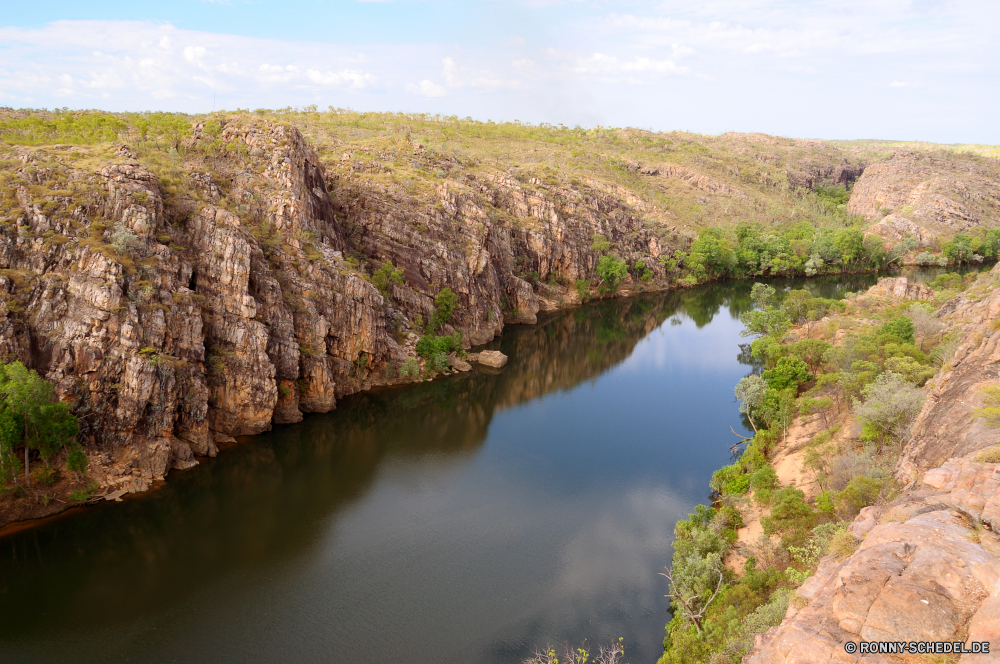 Katherine Gorge Landschaft Klippe Fluss Wasser Kanal geologische formation Berg Körper des Wassers Baum Fels Wald Reisen landschaftlich Himmel See Küste Wildnis Stein Berge Meer Tourismus Szenerie Tal Wolke Sommer Hochland Urlaub Ozean Park Reflexion Vorgebirge Hügel im freien Schlucht Küste Szene Felsen Bäume ruhige Insel natürliche Höhe Wolken Strand Ufer felsigen natürliche depression Land natürliche Stream Sonne Schlucht Urlaub nationalen Entwicklung des ländlichen im freien Panorama Frühling Panorama klar Ziel Bereich Tag Becken Umgebung Sonnenlicht Hölzer malerische Gras Entspannen Sie sich Horizont Klippen Wandern Bewuchs sonnig Bucht Boot Landschaft Tourist Herbst Land Sand Lagune Welle Teich Tropischer Steine Reise friedliche Ruhe Sonnenuntergang landscape cliff river water channel geological formation mountain body of water tree rock forest travel scenic sky lake coast wilderness stone mountains sea tourism scenery valley cloud summer highland vacation ocean park reflection promontory hill outdoors canyon coastline scene rocks trees tranquil island natural elevation clouds beach shore rocky natural depression land natural stream sun ravine holiday national rural outdoor panorama spring panoramic clear destination range day basin environment sunlight woods picturesque grass relax horizon cliffs hiking vegetation sunny bay boat countryside tourist autumn country sand lagoon wave pond tropical stones trip peaceful calm sunset