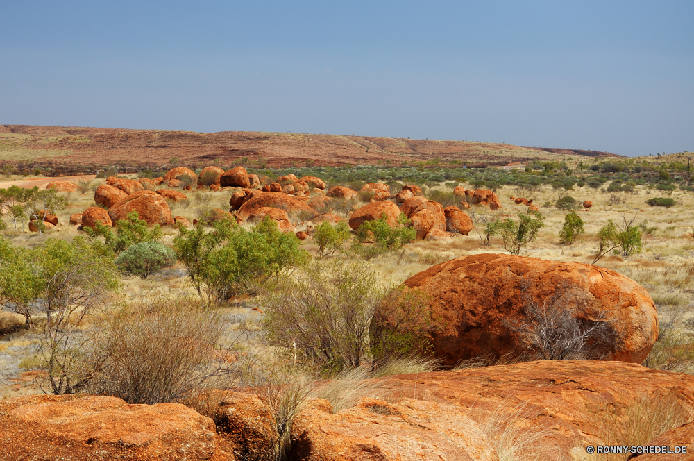 Devils Marbles Schlucht Landschaft Heu Tal Schlucht Himmel Wüste Berg Feld Sommer Weizen Fels Reisen Pflanze Amaranth Sand Entwicklung des ländlichen Park im freien trocken Landwirtschaft Futter Landschaft landschaftlich nationalen Ernte Bauernhof natürliche depression Tourismus Berge Kraut Feed Land Stroh Stein gelb vascular plant Wolke Ernte Land Szenerie Ballen Wolken Baum Aushöhlung Wiese Orange Hügel Szene Wildnis natürliche Gras im freien Horizont Felsen Arid Klippe Urlaub Golden Geologie Sonnenuntergang Tag Herbst Umgebung Sonnenaufgang Sonne Südwesten Sandstein Ballen Braun Wahrzeichen Ernte Westen sonnig Essen Sonnenlicht Knoll Abenteuer Landbau bewölkt Hochland Gerste Ackerland Wild cereal Farbe Erde Licht Wärme Korn heiß Roggen Bildung Gelände Wandern bunte Schmutz Bereich Bereich Stapel Boden landwirtschaftlichen Busch Extreme Sonnenschein Saison canyon landscape hay valley ravine sky desert mountain field summer wheat rock travel plant amaranth sand rural park outdoor dry agriculture fodder countryside scenic national harvest farm natural depression tourism mountains herb feed land straw stone yellow vascular plant cloud crop country scenery bale clouds tree erosion meadow orange hill scene wilderness natural grass outdoors horizon rocks arid cliff vacation golden geology sunset day autumn environment sunrise sun southwest sandstone bales brown landmark harvesting west sunny food sunlight knoll adventure farming cloudy highland barley farmland wild cereal color earth light heat grain hot rye formation terrain hiking colorful dirt area range stack ground agricultural bush extreme sunshine season