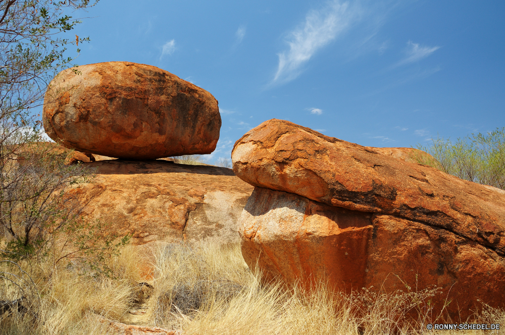 Devils Marbles Fels Landschaft Wüste Schlucht Himmel Park Berg Sand Sandstein nationalen Reisen Stein Megalith Felsen landschaftlich Wildnis natürliche Aushöhlung im freien Gedenkstätte im freien Klippe trocken Tal Bildung Geologie Knoll Sommer Tourismus Land Arid Szenerie Wolken Heu Urlaub Land Südwesten Entwicklung des ländlichen Struktur Baum Wolke Berge Formationen Westen Steine Wild Boden Sonnenuntergang Bereich Weizen Orange geologische Gelände Tag Hügel Denkmal Essen Erde Wahrzeichen Horizont Insel Felsblock Grand Wasser Brot Feed horizontale heiß Pflanze Sonne Bauernhof Braun Landwirtschaft Bögen Szene westliche Wandern Wärme Feld Tourist Strand Landschaft gelb Futter Gras rock landscape desert canyon sky park mountain sand sandstone national travel stone megalith rocks scenic wilderness natural erosion outdoors memorial outdoor cliff dry valley formation geology knoll summer tourism land arid scenery clouds hay vacation country southwest rural structure tree cloud mountains formations west stones wild ground sunset area wheat orange geological terrain day hill monument food earth landmark horizon island boulder grand water bread feed horizontal hot plant sun farm brown agriculture arches scene western hiking heat field tourist beach countryside yellow fodder grass