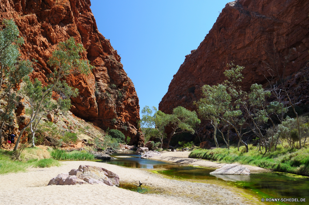 West MacDonnell Ranges National Park Schlucht Tal Schlucht Fels Landschaft Berg Klippe Stein Reisen Park Tourismus Felsen natürliche depression Wüste Himmel nationalen Baum Wasser landschaftlich Wildnis im freien Fluss Sandstein Berge Urlaub Sommer Geologie im freien natürliche Bildung geologische formation Szenerie Höhle Bäume Sand Wald Wandern Hügel Aushöhlung Panorama Wild Südwesten Wolken Meer Tourist Szene Panorama Umgebung hoch Tag Mauer Stream Küste Aussicht Ziel woody plant Wahrzeichen Urlaub felsigen Steine Reise Pflanze Cliff-Wohnung Straße geologische Klippen Creek Ozean Wohnung Farbe Sonne reservieren Antike Abenteuer Strand Orange Nach oben Insel Horizont Nationalpark Frühling Welle Grand vascular plant Denkmal trocken Kiefer Erholung canyon valley ravine rock landscape mountain cliff stone travel park tourism rocks natural depression desert sky national tree water scenic wilderness outdoors river sandstone mountains vacation summer geology outdoor natural formation geological formation scenery cave trees sand forest hiking hill erosion panorama wild southwest clouds sea tourist scene panoramic environment high day wall stream coast vista destination woody plant landmark holiday rocky stones trip plant cliff dwelling road geological cliffs creek ocean dwelling color sun reserve ancient adventure beach orange top island horizon national park spring wave grand vascular plant monument dry pine recreation