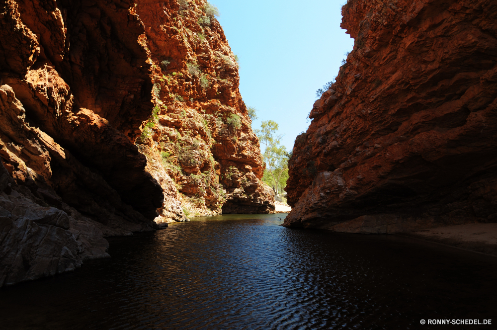 West MacDonnell Ranges National Park Klippe geologische formation Höhle Fels Meer Landschaft Wasser Küste Reisen Ozean Berg Tourismus Schlucht Urlaub Strand Himmel landschaftlich Küste Stein Sommer Insel Felsen felsigen Park Tal Bucht im freien Tourist im freien Schlucht Ufer Sand Szenerie Szene Fluss Urlaub Geologie Welle nationalen Berge Baum Wolken Ziel Hügel natürliche Sonne seelandschaft hoch Horizont Reise Paradies Wolke Vorgebirge Klippen ruhige Wildnis Reise Boot Bildung Bogen Sonnenlicht am Meer Abenteuer klar Wald Tag See Aushöhlung idyllische natürliche Höhe Wüste Wellen Panorama Steine Farbe Süden Tropischer friedliche Erholung Panorama natürliche depression sonnig Bäume robuste Sandstein Wandern Türkis Kiefer Brücke Bereich Urlaub Resort Reflexion exotische Wahrzeichen Sonnenuntergang cliff geological formation cave rock sea landscape water coast travel ocean mountain tourism canyon vacation beach sky scenic coastline stone summer island rocks rocky park valley bay outdoors tourist outdoor ravine shore sand scenery scene river holiday geology wave national mountains tree clouds destination hill natural sun seascape high horizon trip paradise cloud promontory cliffs tranquil wilderness journey boat formation arch sunlight seaside adventure clear forest day lake erosion idyllic natural elevation desert waves panorama stones color south tropical peaceful recreation panoramic natural depression sunny trees rugged sandstone hiking turquoise pine bridge area vacations resort reflection exotic landmark sunset