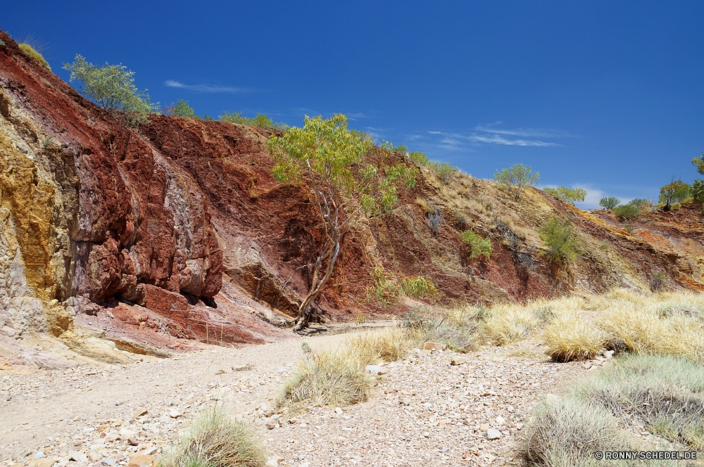 West MacDonnell Ranges National Park Klippe Schlucht Fels Landschaft Berg Wüste geologische formation Park Himmel Berge nationalen Reisen Tal Wildnis Geologie landschaftlich Stein Felsen im freien Tourismus Sand Baum Aushöhlung trocken Bereich Wolken Aufstieg Steigung Sandstein Bildung natürliche im freien Sommer Schlucht Knoll Urlaub Szenerie Hügel Cliff-Wohnung Fluss geologische Wasser Land Wandern Hochland Umgebung Kaktus Wahrzeichen Wohnung Südwesten Tag Panorama Abenteuer Ziel Insel Krater Klippen Straße Grand Spitze Farbe natürliche depression Bäume Hügel felsigen Westen Wild Wald Arid Bereich Gras Steine Süden Wärme Orange Horizont Küste Gehäuse Sonne Felge Vorgebirge Aussicht Erde Szene Urlaub natürliche Höhe Osten Mesa karge Antike Ufer heiß Tourist Strauch Erholung Pflanze Land niemand cliff canyon rock landscape mountain desert geological formation park sky mountains national travel valley wilderness geology scenic stone rocks outdoors tourism sand tree erosion dry range clouds ascent slope sandstone formation natural outdoor summer ravine knoll vacation scenery hill cliff dwelling river geological water land hiking highland environment cactus landmark dwelling southwest day panorama adventure destination island crater cliffs road grand peak color natural depression trees hills rocky west wild forest arid area grass stones south heat orange horizon coast housing sun rim promontory vista earth scene holiday natural elevation east mesa barren ancient shore hot tourist shrub recreation plant country nobody