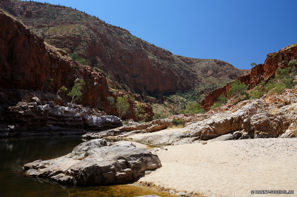 West MacDonnell Ranges National Park Schlucht Berg Landschaft Tal Schlucht Berge Fels Himmel geologische formation Klippe Wildnis natürliche depression Wasser Reisen Park Stein Fluss landschaftlich Tourismus Felsen Küste Wald nationalen Hochland Baum Hügel Szenerie Meer Wolken Sommer Urlaub Vorgebirge Ozean Küste im freien Wüste im freien See Insel Szene natürliche Höhe Bäume Sand Umgebung Wolke Bereich Wandern Gras Schnee Urlaub Becken felsigen Sonne Tag Strand Spitze Panorama Land Gletscher übergeben natürliche Sandstein Geologie Hügel Wild hoch Stream Ufer Panorama Steine Ziel Kanal Neu steilen Aushöhlung Klettern Wanderweg Bucht Körper des Wassers Norden Tourist Süden friedliche Straße Horizont Kiefer Höhle canyon mountain landscape valley ravine mountains rock sky geological formation cliff wilderness natural depression water travel park stone river scenic tourism rocks coast forest national highland tree hill scenery sea clouds summer vacation promontory ocean coastline outdoor desert outdoors lake island scene natural elevation trees sand environment cloud range hiking grass snow holiday basin rocky sun day beach peak panorama land glacier pass natural sandstone geology hills wild high stream shore panoramic stones destination channel new steep erosion climbing trail bay body of water north tourist south peaceful road horizon pine cave