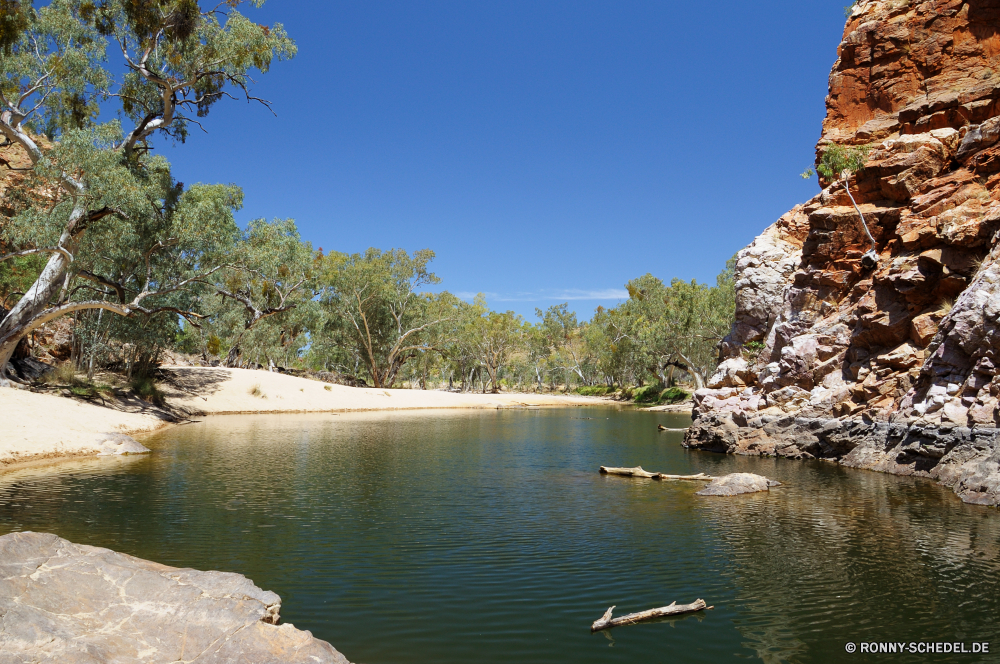 West MacDonnell Ranges National Park Becken natürliche depression Wasser Landschaft geologische formation Ufer See Baum Fluss Reisen Berg Himmel Sommer am See Küste landschaftlich Fels Meer Insel Ozean Wald Tourismus Küste Kanal Strand Bäume ruhige Körper des Wassers Sonne Stein im freien Bucht Hügel Klippe Urlaub Ruhe Wolke Reflexion Szenerie Tropischer Berge Park Urlaub sonnig Teich Tourist Resort Felsen Sand Palm Barrier seelandschaft Entspannen Sie sich Boot Szene Lagune idyllische Wolken Türkis im freien Brücke klar Wellenbrecher friedliche Sonnenlicht Küstenlinie natürliche Paradies Tag exotische Reise Ziel Haus felsigen Reiseziele Struktur Stream gelassene Stadt Gebäude Welle Kreuzfahrt Hügel Angeln am Meer Architektur Panorama Obstruktion Land Entspannung Kanal nationalen Gras Häuser Schwimmen Hölzer Urlaub Stadt Umgebung Farbe Erholung Entwicklung des ländlichen basin natural depression water landscape geological formation shore lake tree river travel mountain sky summer lakeside coast scenic rock sea island ocean forest tourism coastline channel beach trees tranquil body of water sun stone outdoors bay hill cliff holiday calm cloud reflection scenery tropical mountains park vacation sunny pond tourist resort rocks sand palm barrier seascape relax boat scene lagoon idyllic clouds turquoise outdoor bridge clear breakwater peaceful sunlight shoreline natural paradise day exotic journey destination house rocky destinations structure stream serene city building wave cruise hills fishing seaside architecture panorama obstruction land relaxation canal national grass houses swim woods vacations town environment color recreation rural