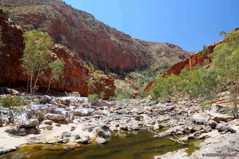 West MacDonnell Ranges National Park Berg Berge Schlucht Landschaft Tal Fluss Schlucht Fels Bereich Himmel natürliche depression Reisen Park geologische formation Wildnis Wald Stein Hochland Schnee Wasser Wolken nationalen Szenerie Tourismus im freien landschaftlich Becken Baum Spitze Umgebung Felsen Hügel Gras Wüste Klippe natürliche im freien Sommer hoch Panorama Alp Bäume See Wandern Stream felsigen Urlaub Straße Alpen Grand natürliche Höhe Kanal Wolke Tag Land Tourist Gletscher Geologie Hügel Landschaften Szene Spitzen Alpine Körper des Wassers sonnig Ziel Ökologie ruhige Herbst Sand Wild übergeben Aussicht Norden Steine Eis Strömung Insel Sonne Wahrzeichen mountain mountains canyon landscape valley river ravine rock range sky natural depression travel park geological formation wilderness forest stone highland snow water clouds national scenery tourism outdoor scenic basin tree peak environment rocks hill grass desert cliff natural outdoors summer high panorama alp trees lake hiking stream rocky vacation road alps grand natural elevation channel cloud day land tourist glacier geology hills scenics scene peaks alpine body of water sunny destination ecology tranquil autumn sand wild pass vista north stones ice flow island sun landmark